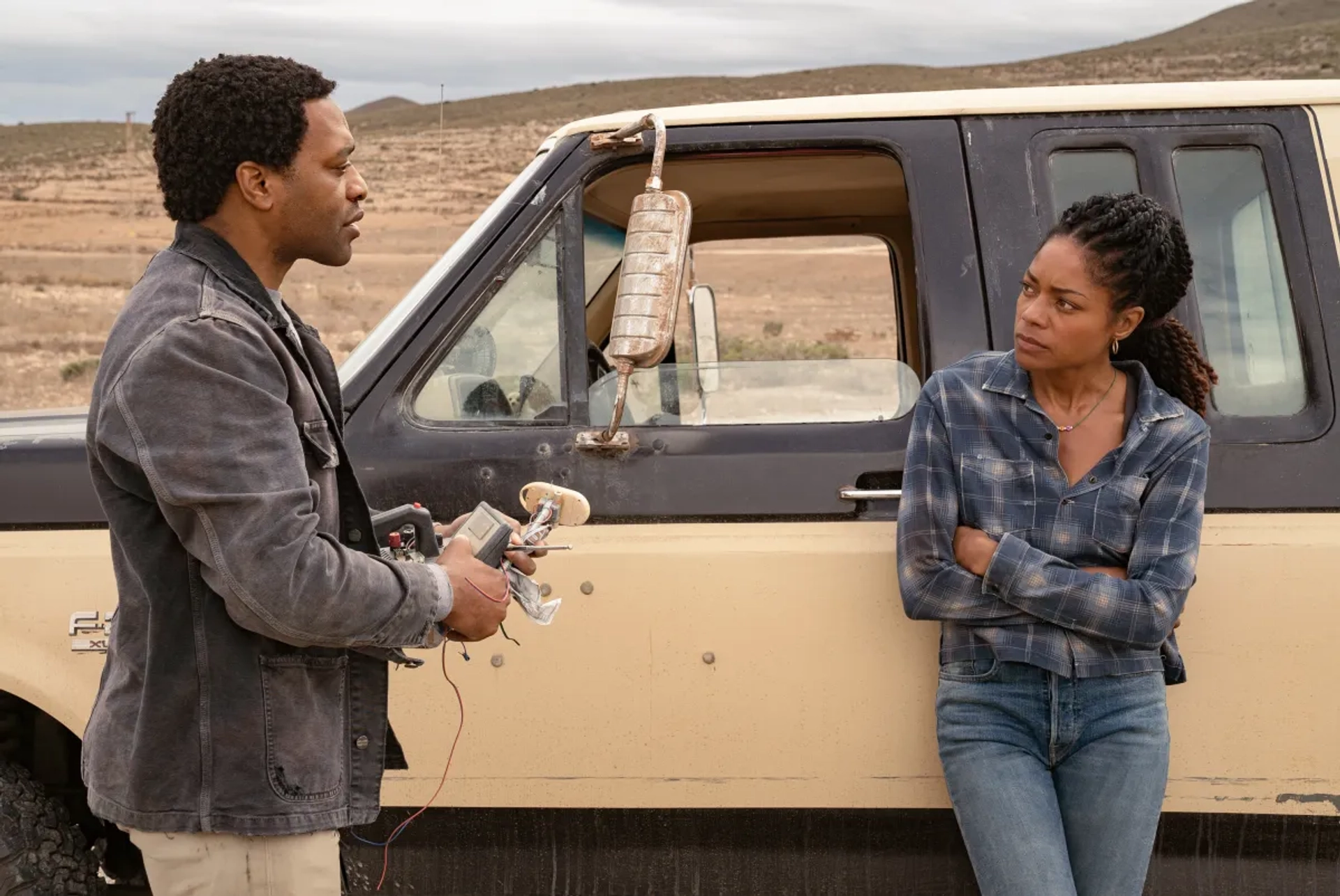 Chiwetel Ejiofor and Naomie Harris in The Man Who Fell to Earth (2021)