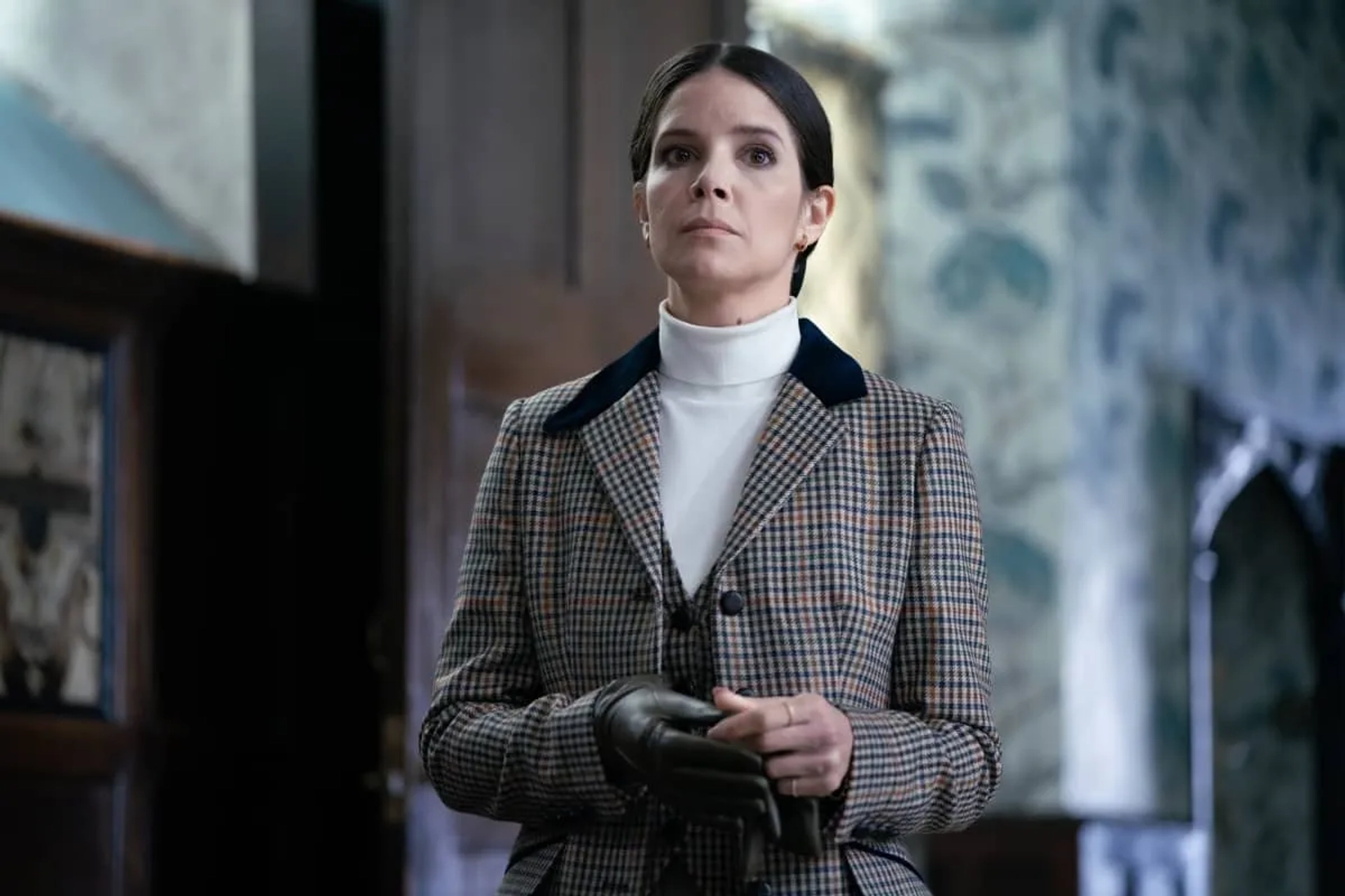 Sonya Cassidy in The Man Who Fell to Earth (2021)