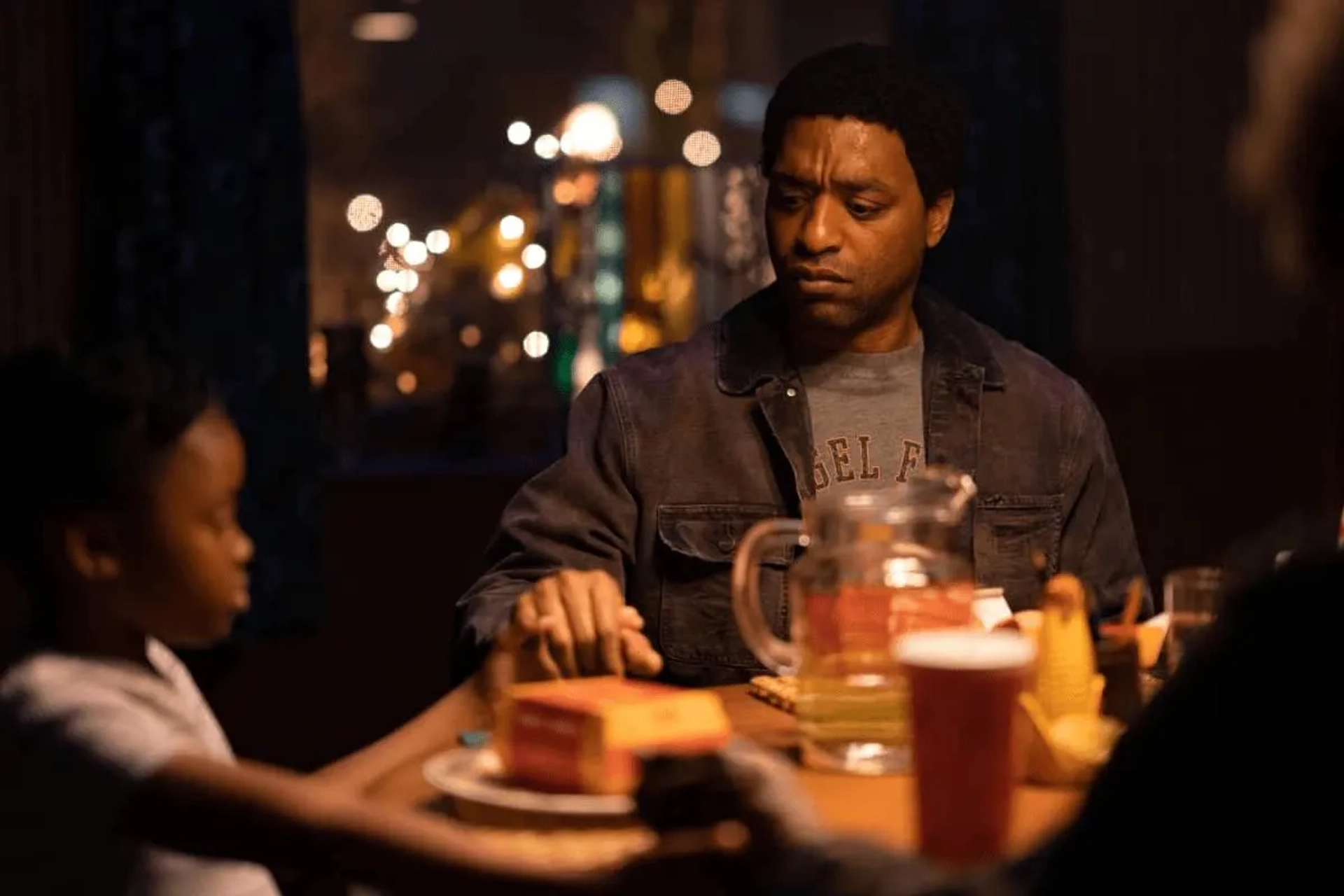 Chiwetel Ejiofor and Annelle Olaleye in The Man Who Fell to Earth (2021)