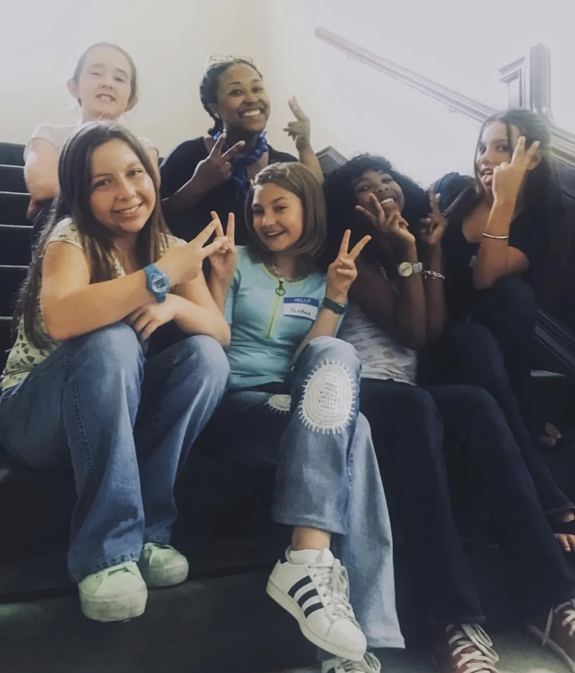 Behind the scenes for Pen15 - Marion Van Cuyck, Jessica Watson, Hannah Mae, Jessica Pressley, Anna Pniowsky, Sami Rappoport