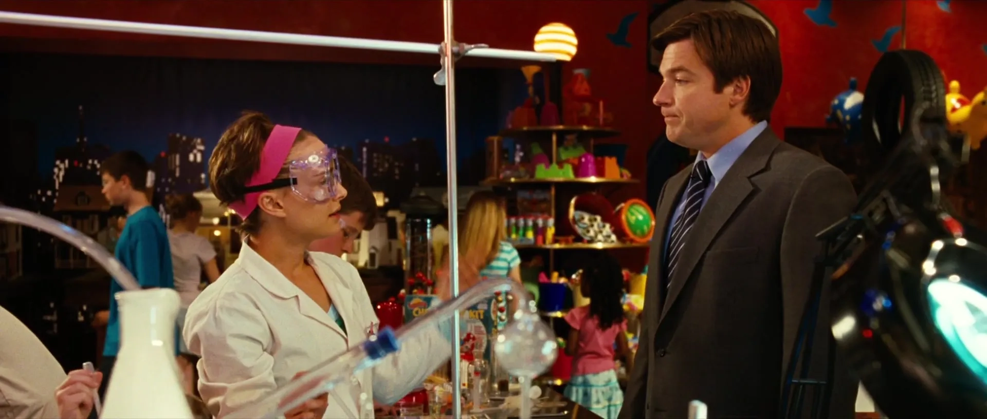 Natalie Portman and Jason Bateman in Mr. Magorium's Wonder Emporium (2007)