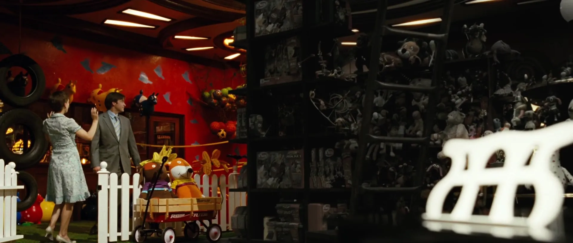 Natalie Portman and Jason Bateman in Mr. Magorium's Wonder Emporium (2007)