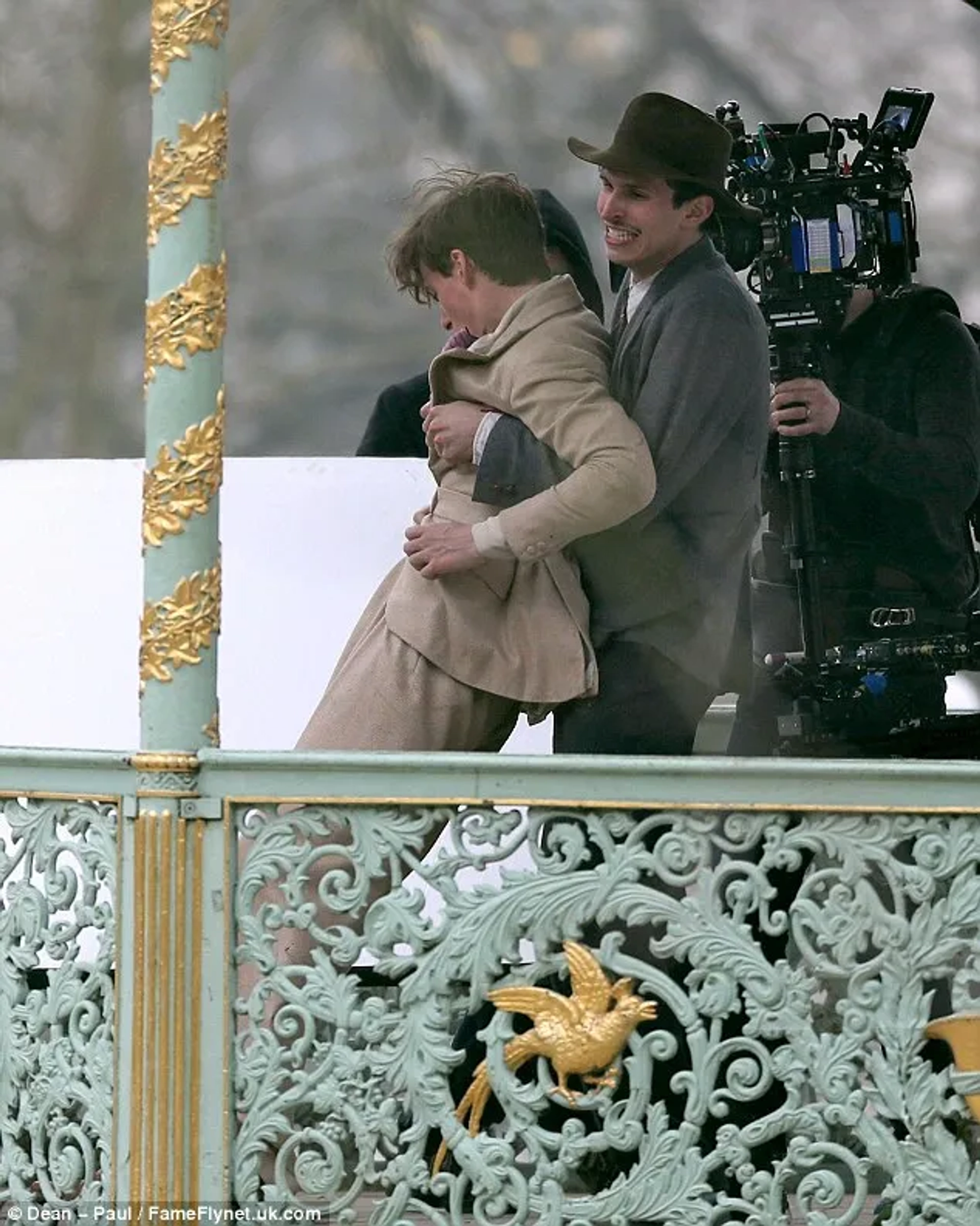 Alexander Devrient and Eddie Redmayne in The Danish Girl