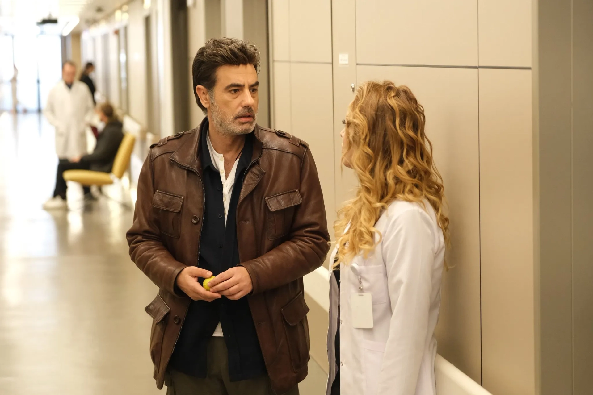 Dolunay Soysert and Tayanç Ayaydin in Wild Heart (2023)