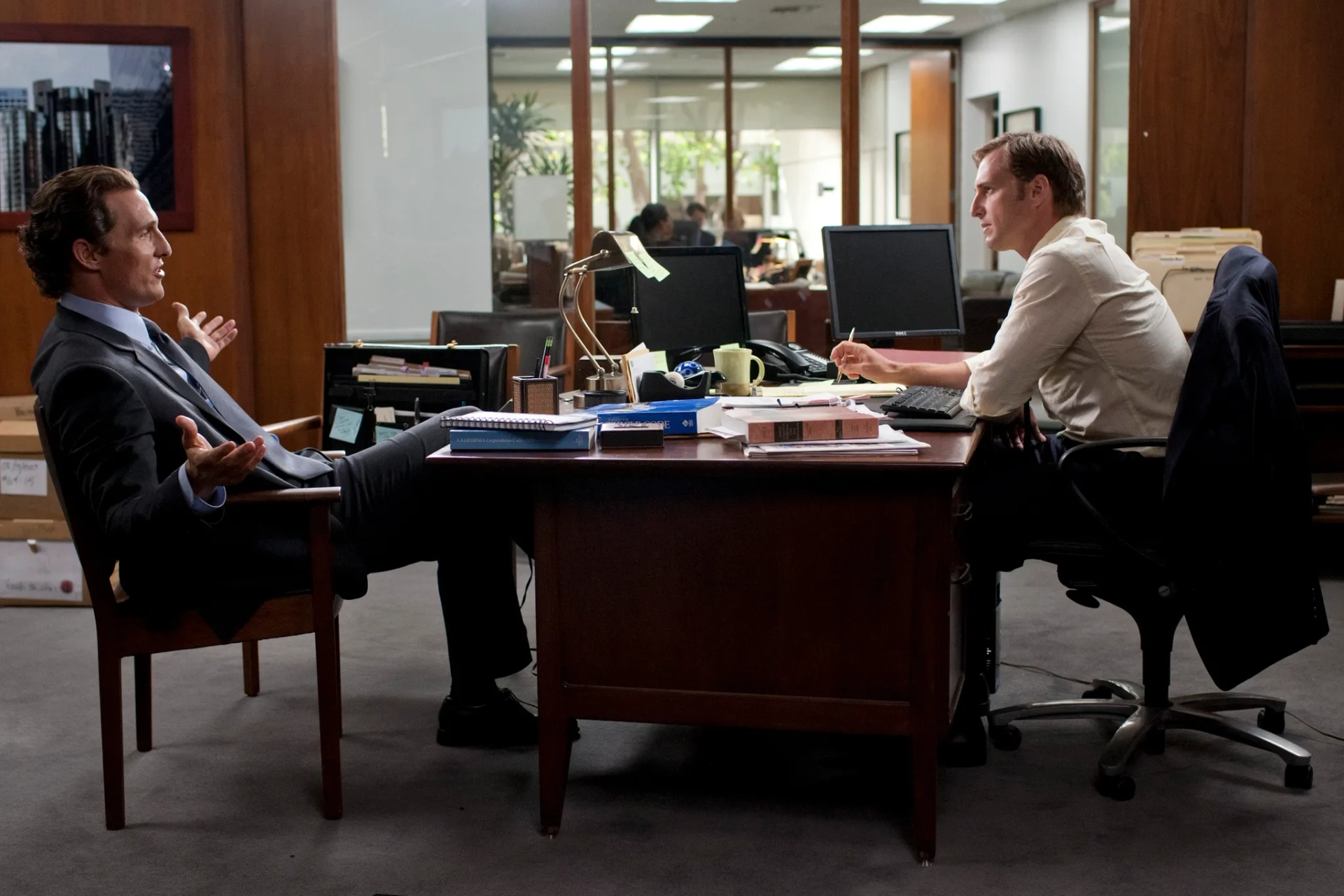 Matthew McConaughey and Josh Lucas in The Lincoln Lawyer (2011)