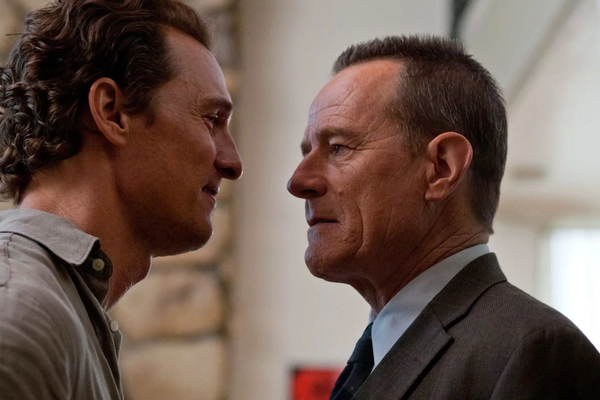 Matthew McConaughey and Bryan Cranston in The Lincoln Lawyer (2011)