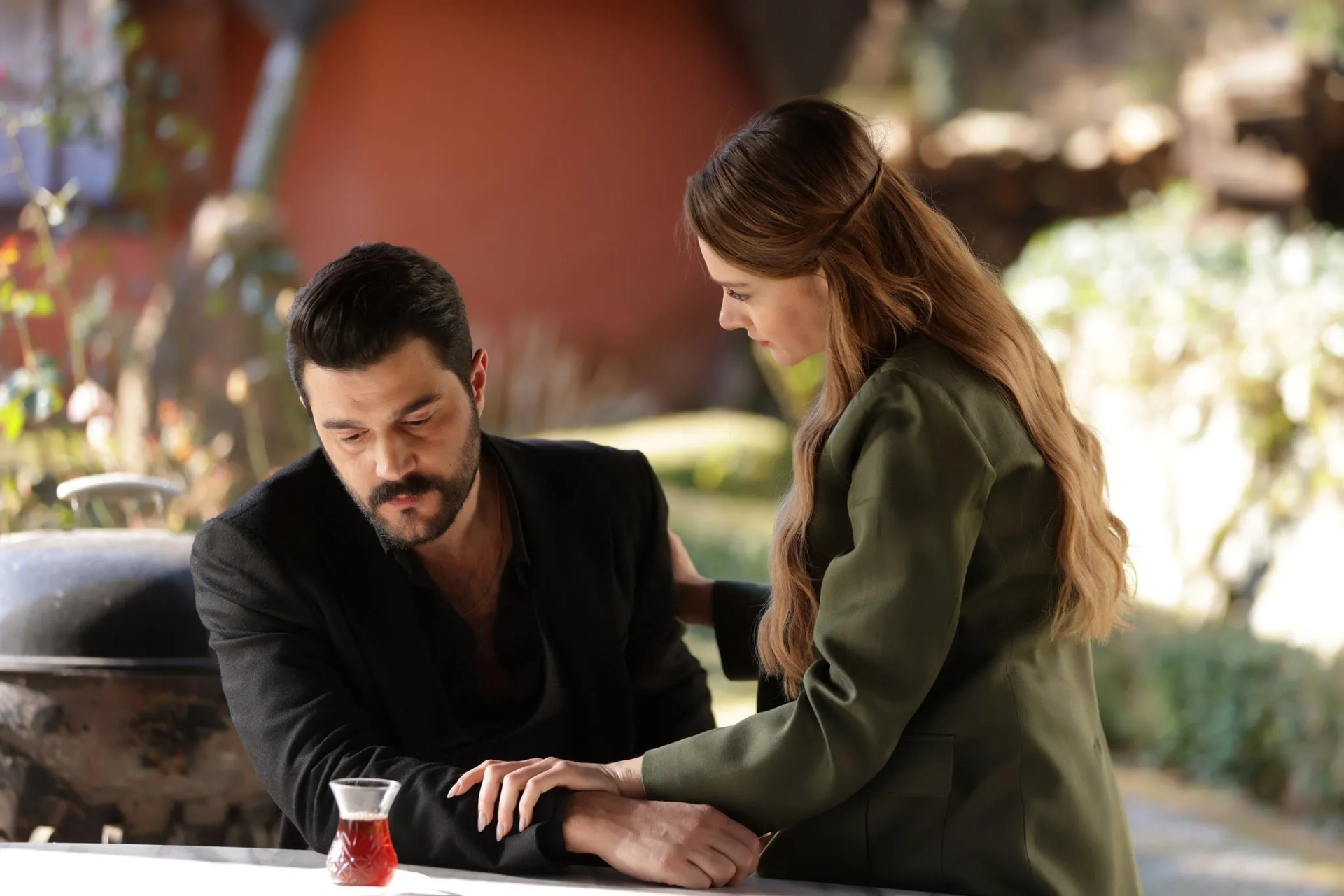 Miray Daner and Burak Sevinç in Boundless Love (2023)