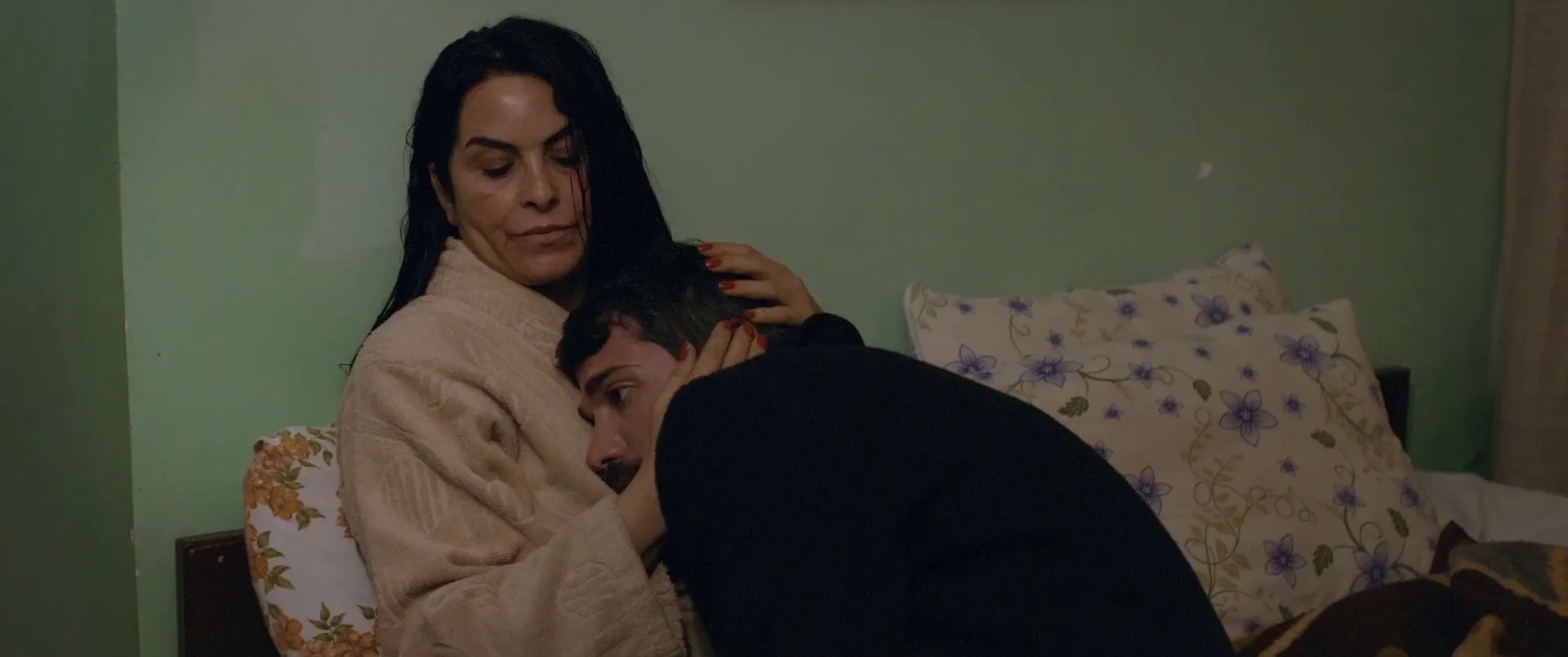 Nursel Köse and Cahit Gök in The Lamb (2014)