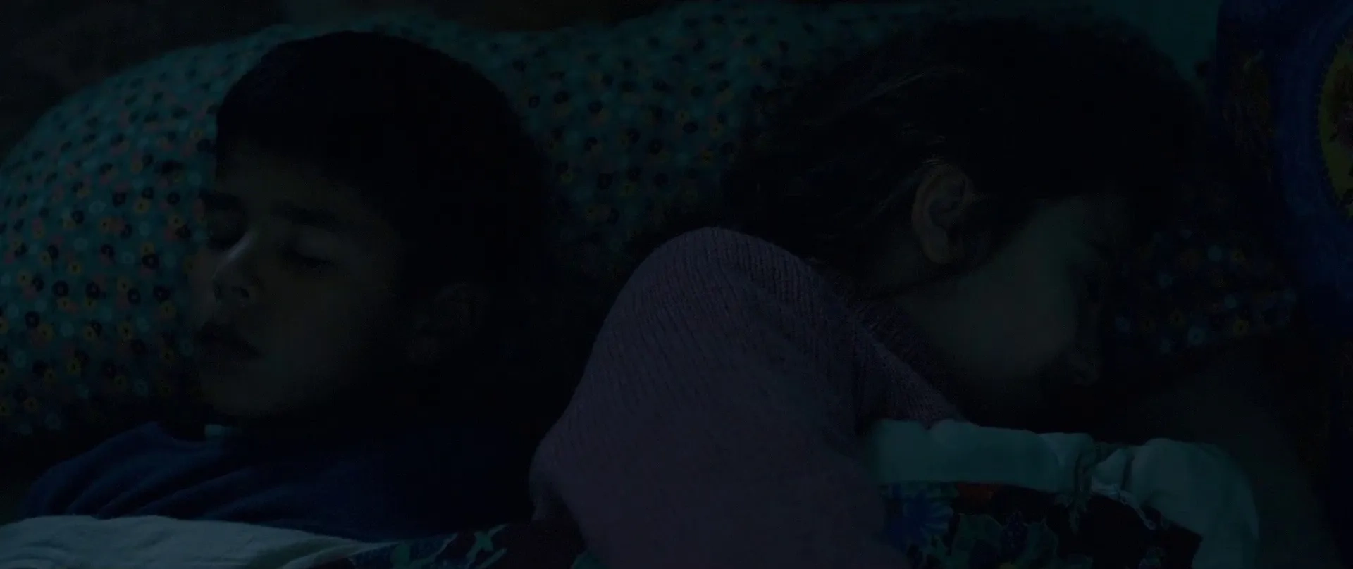 Mert Tastan and Sila Lara Cantürk in The Lamb (2014)