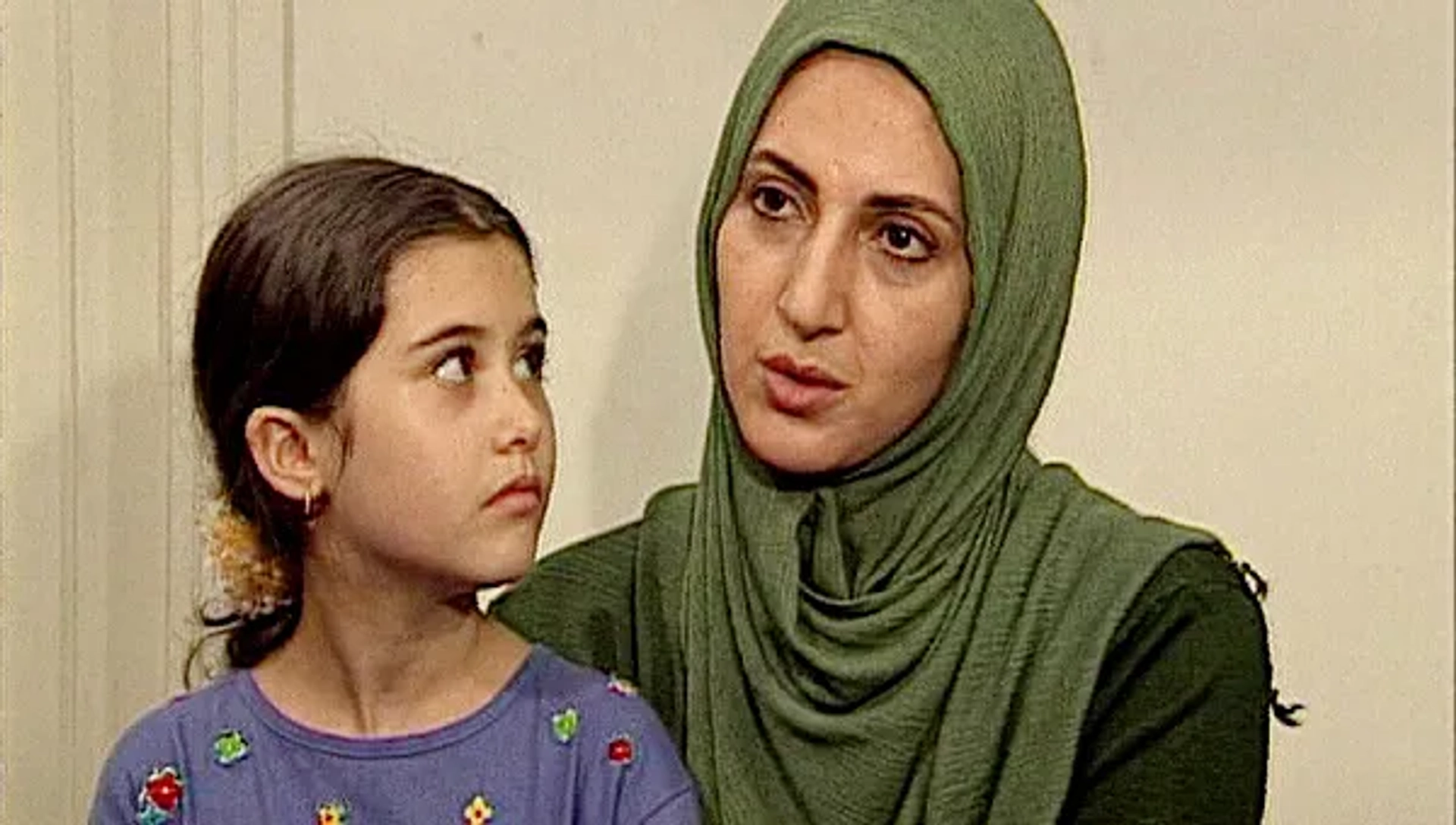 Fatemeh Goudarzi in Parents' Trouble (2001)