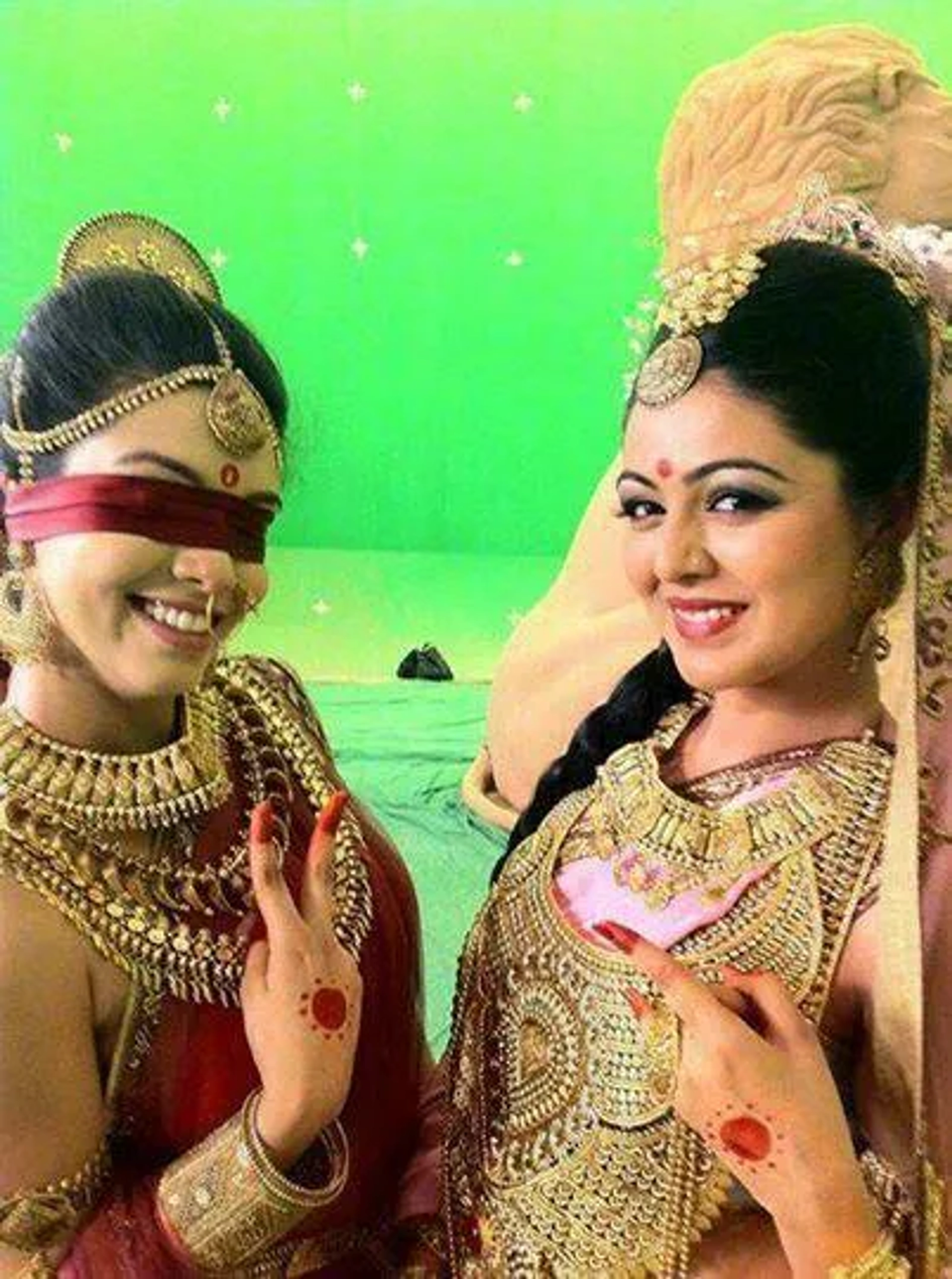 Shafaq Naaz and Riya Deepsi in Mahabharat (2013)