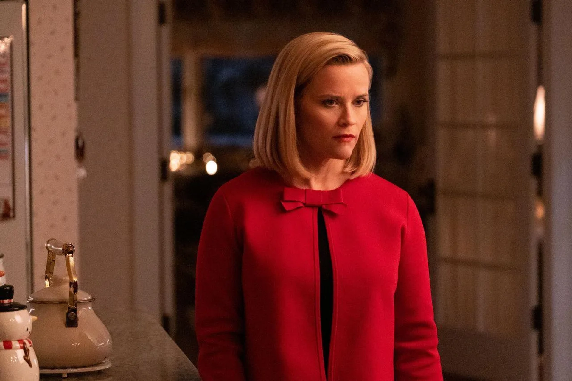 Reese Witherspoon in Little Fires Everywhere: Picture Perfect (2020)