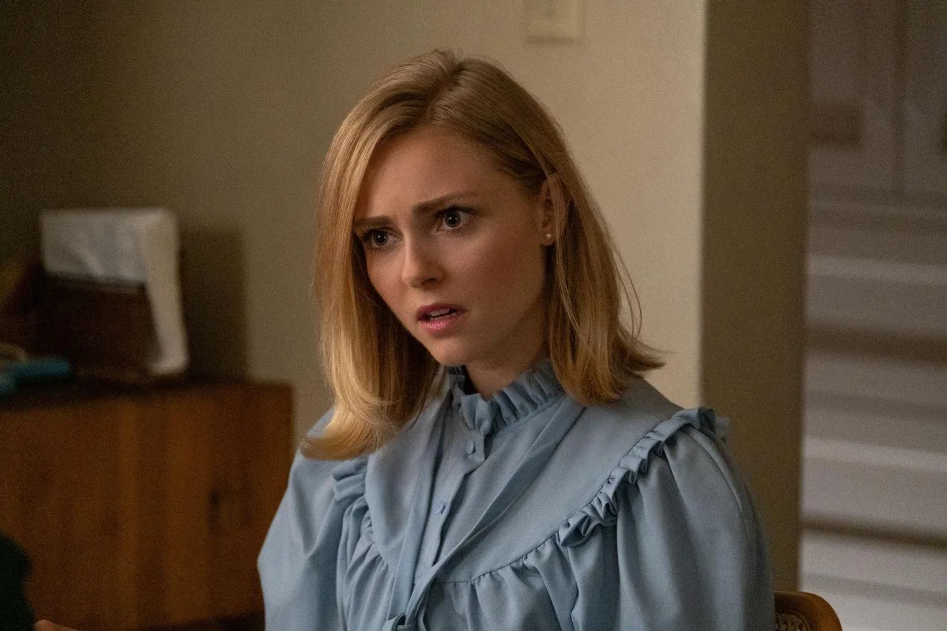 AnnaSophia Robb in Little Fires Everywhere: The Uncanny (2020)