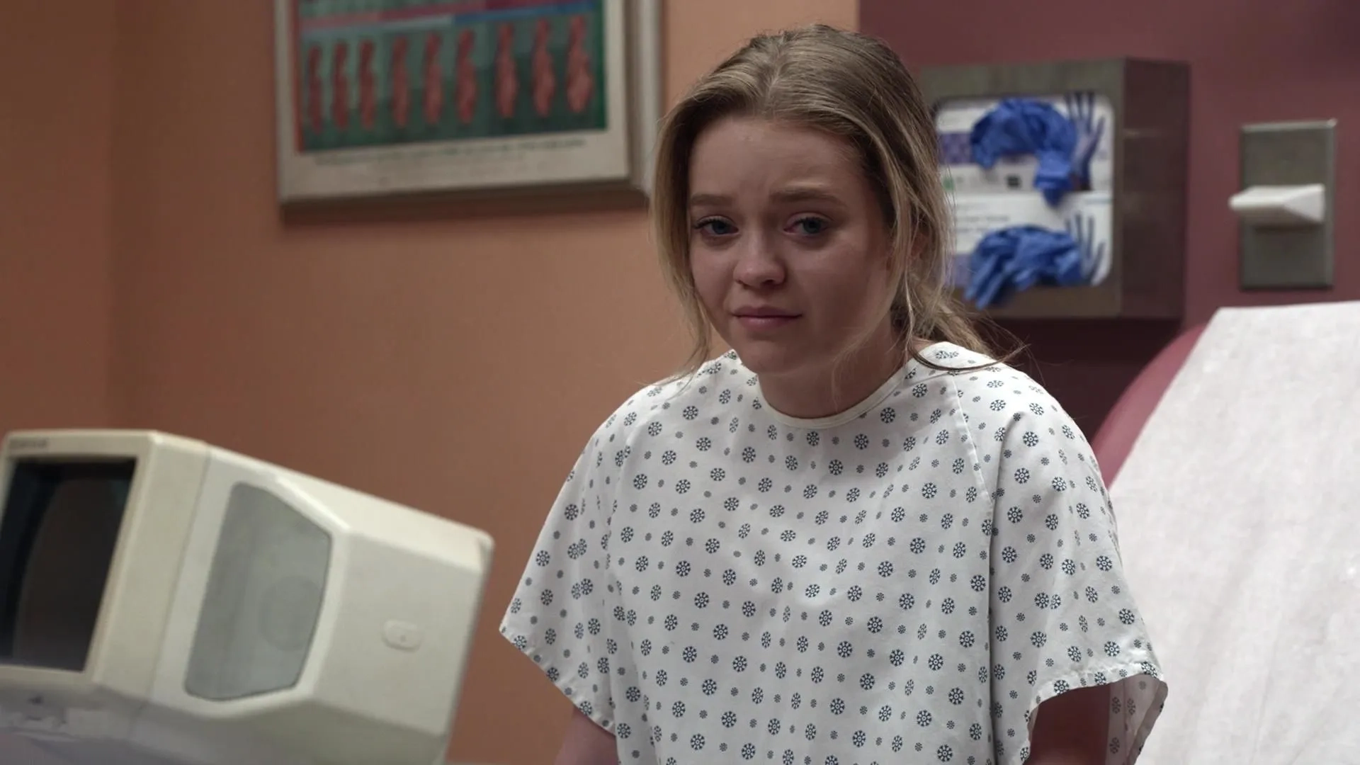 Jade Pettyjohn in Little Fires Everywhere: Duo (2020)