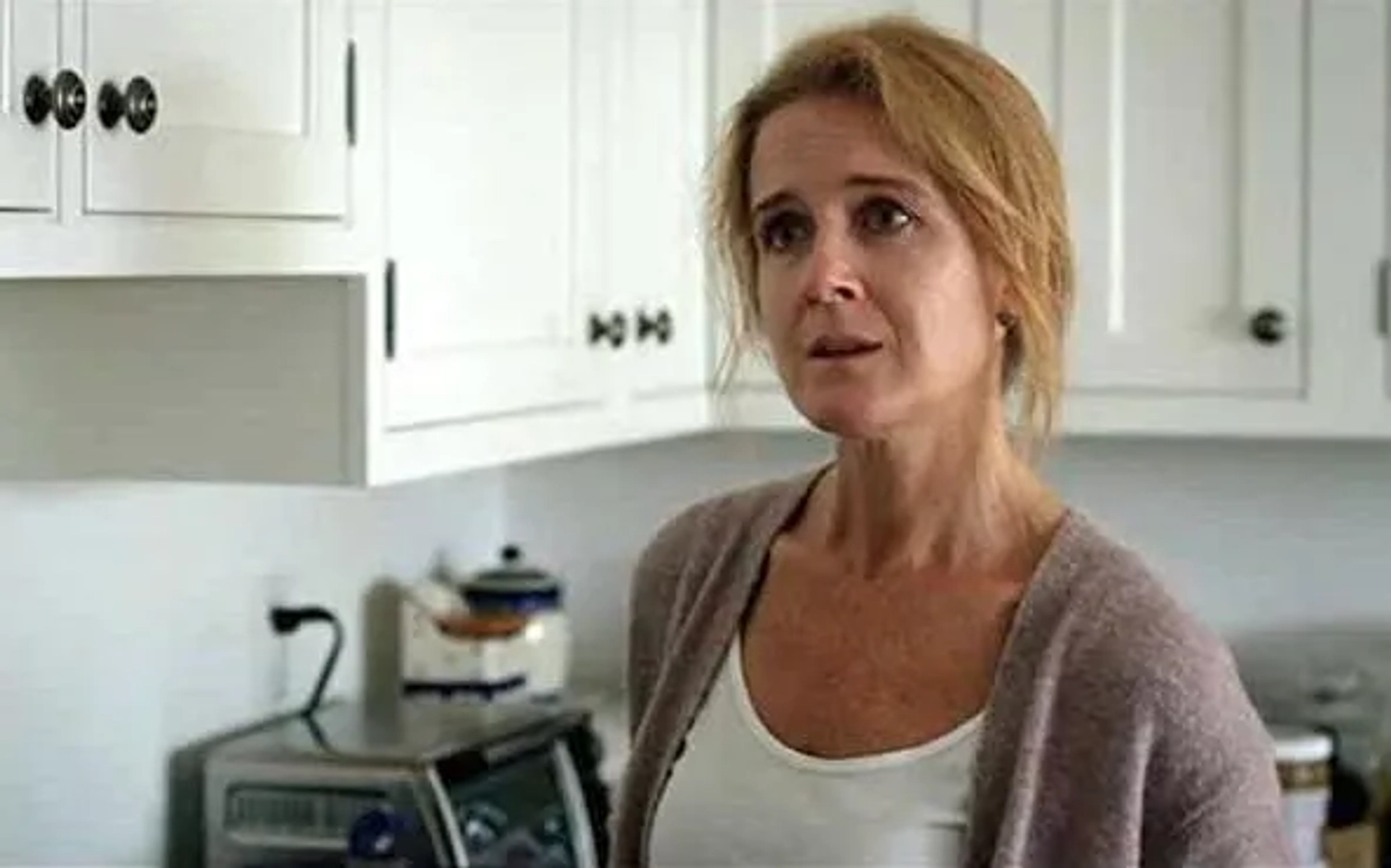 Kate Grimes as Michael's (Andy Garcia's) Wife in Modern Love