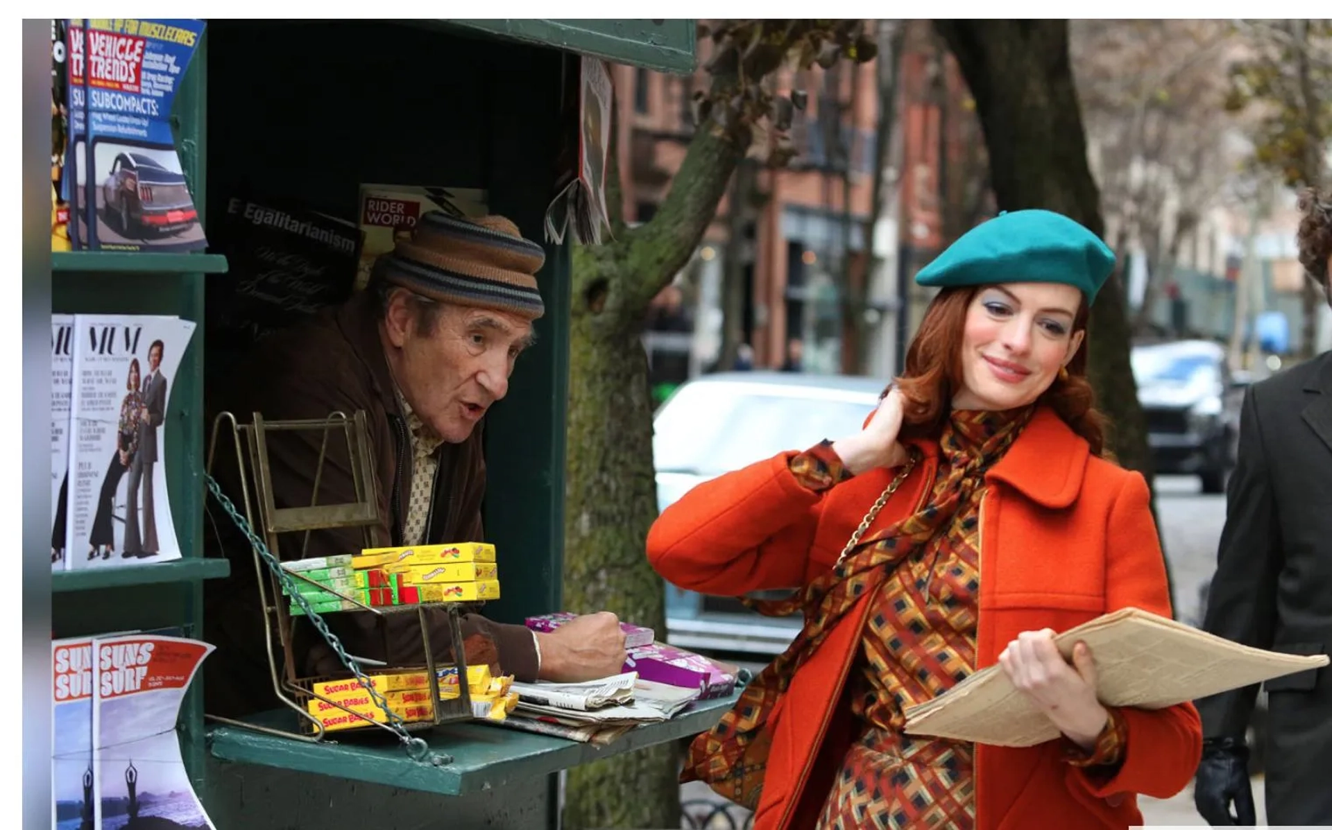 Judd Hirsch and Anne Hathaway in Modern Love (2019)