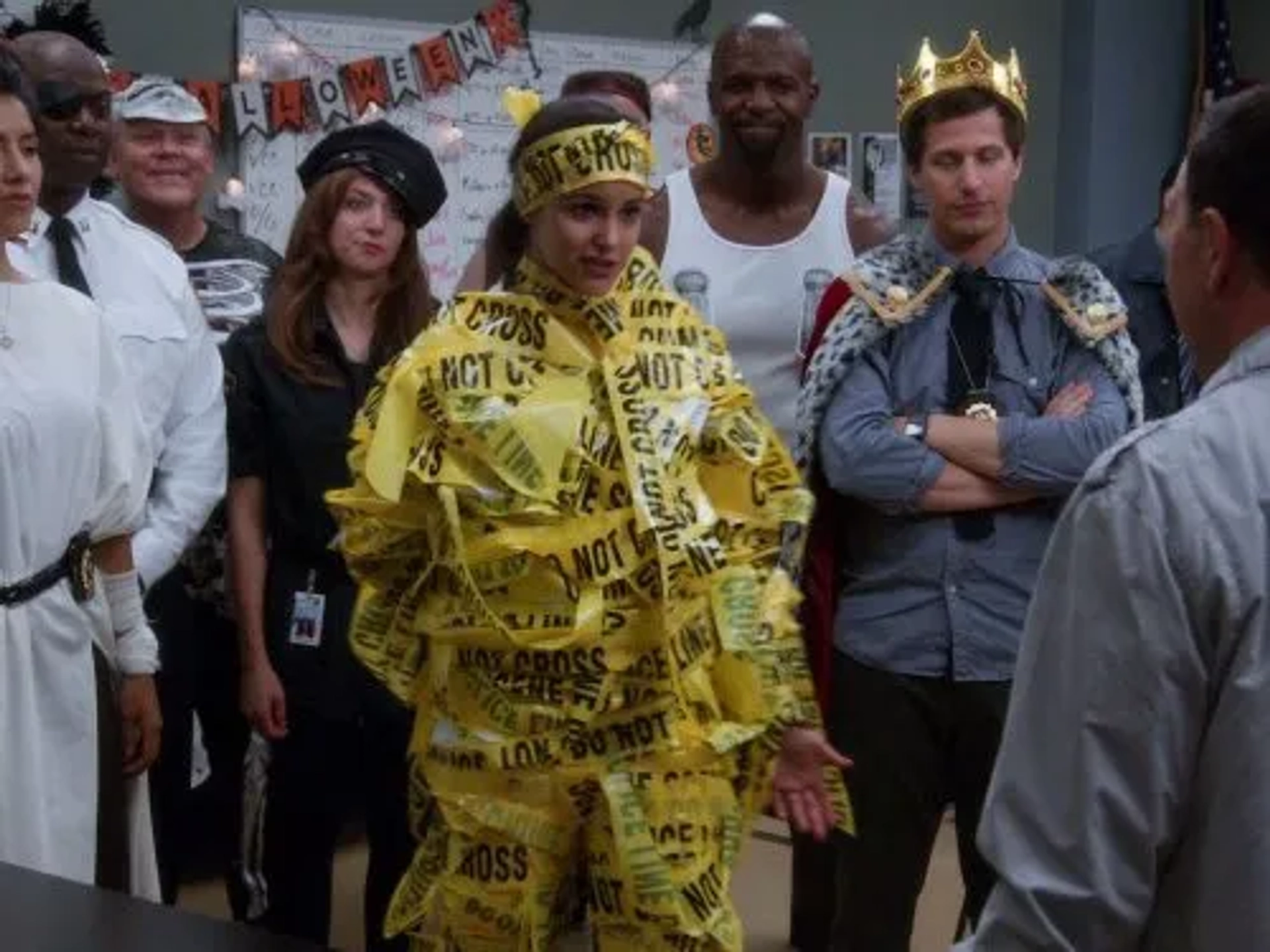 Dirk Blocker, Andre Braugher, Terry Crews, Melissa Fumero, Joe Lo Truglio, Andy Samberg, Chelsea Peretti, and Stephanie Beatriz in Brooklyn Nine-Nine (2013)
