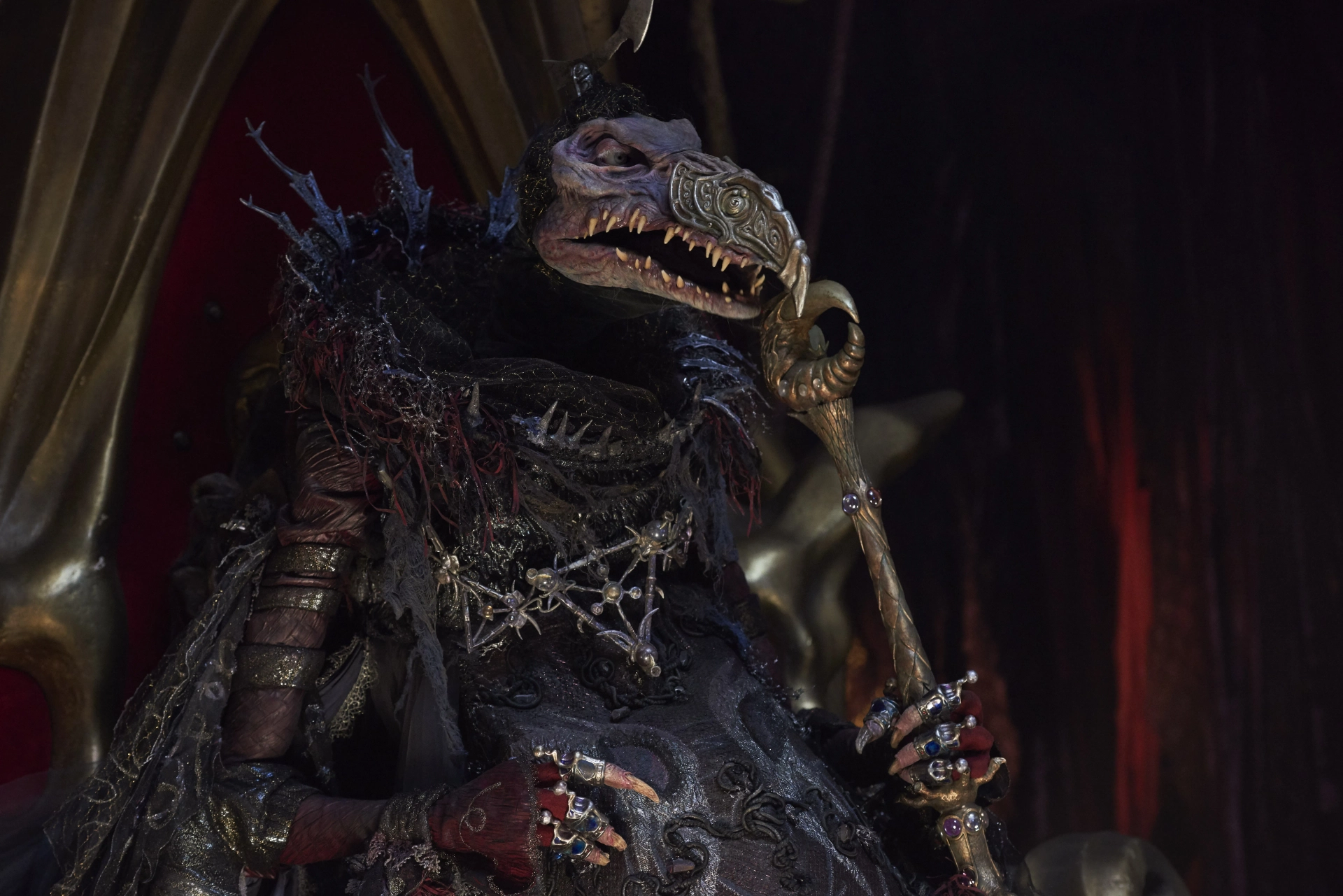 Jason Isaacs and Dave Chapman in The Dark Crystal: Age of Resistance (2019)