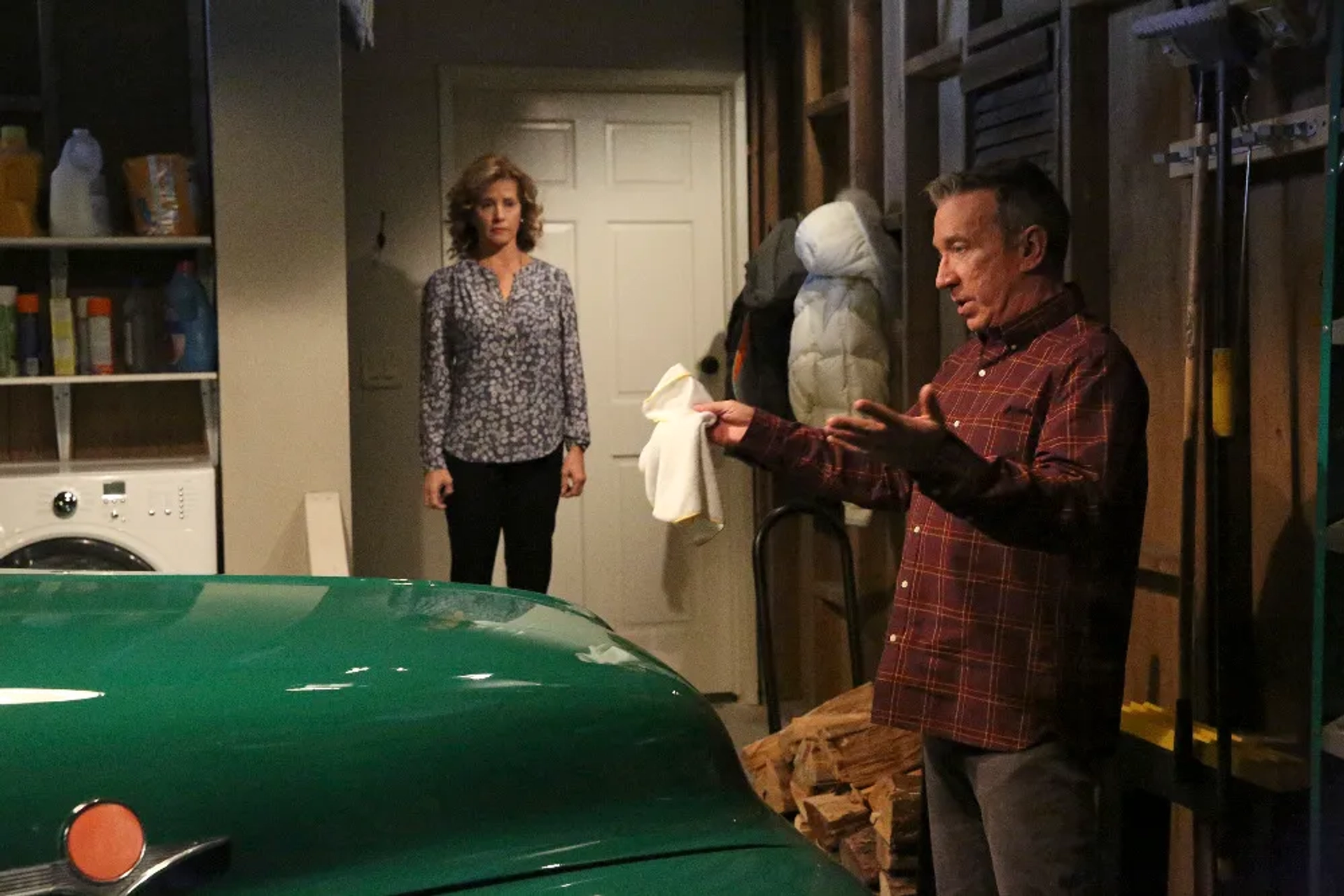 Tim Allen and Nancy Travis in Last Man Standing (2011)