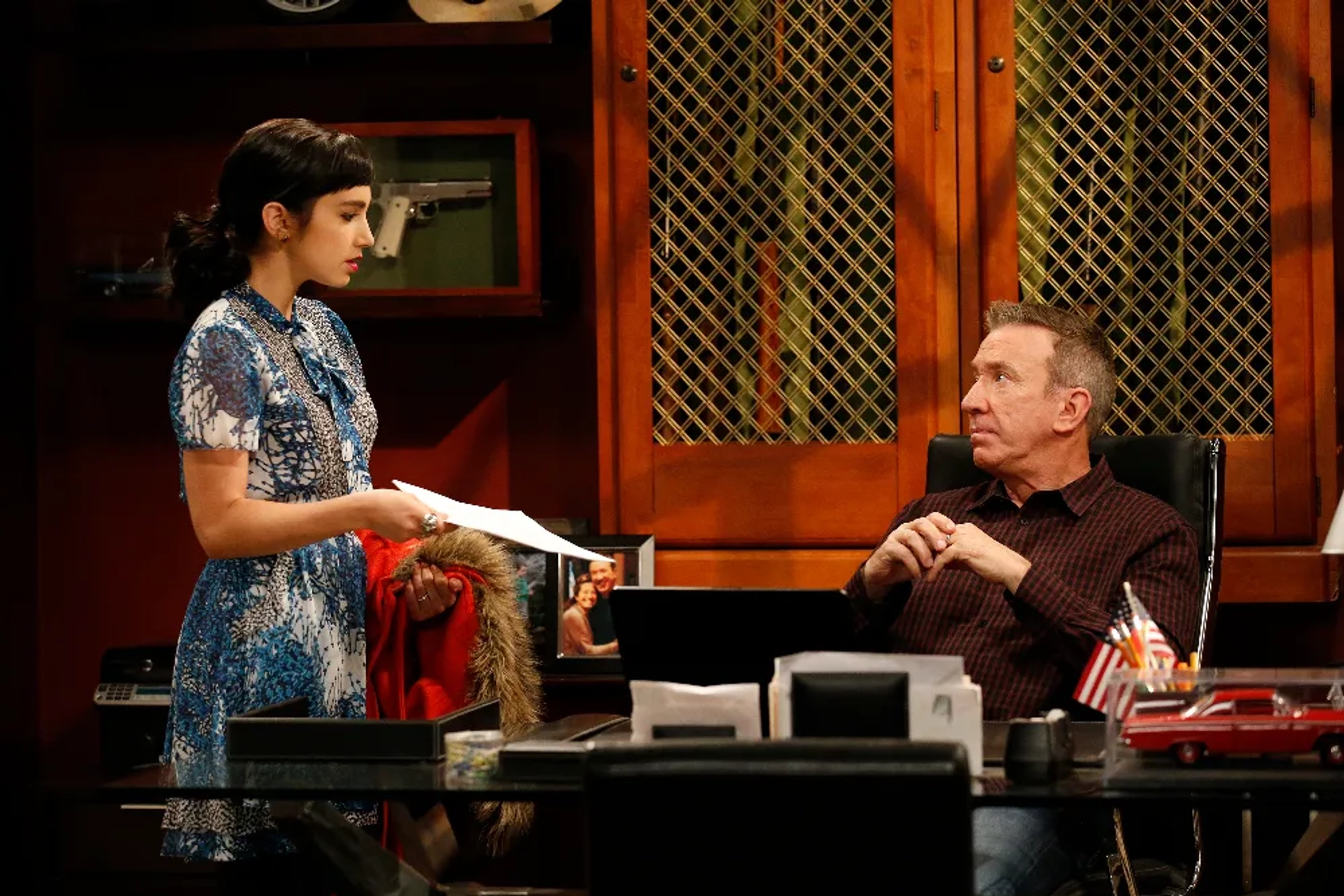 Tim Allen and Molly Ephraim in Last Man Standing (2011)