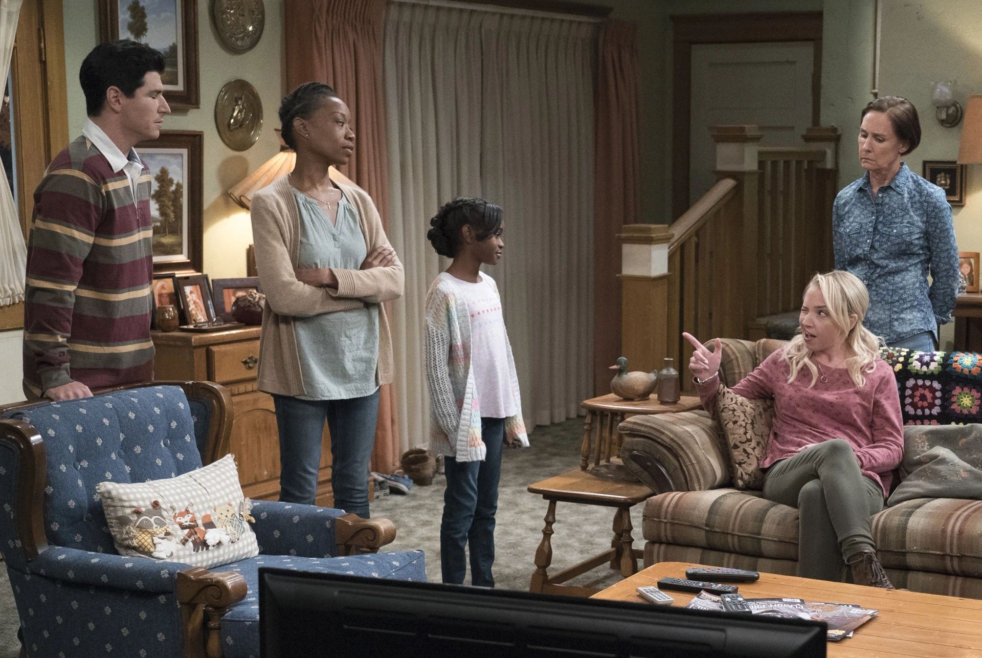 Michael Fishman, Alicia Goranson, Laurie Metcalf, Maya Lynne Robinson, and Jayden Rey in The Conners (2018)