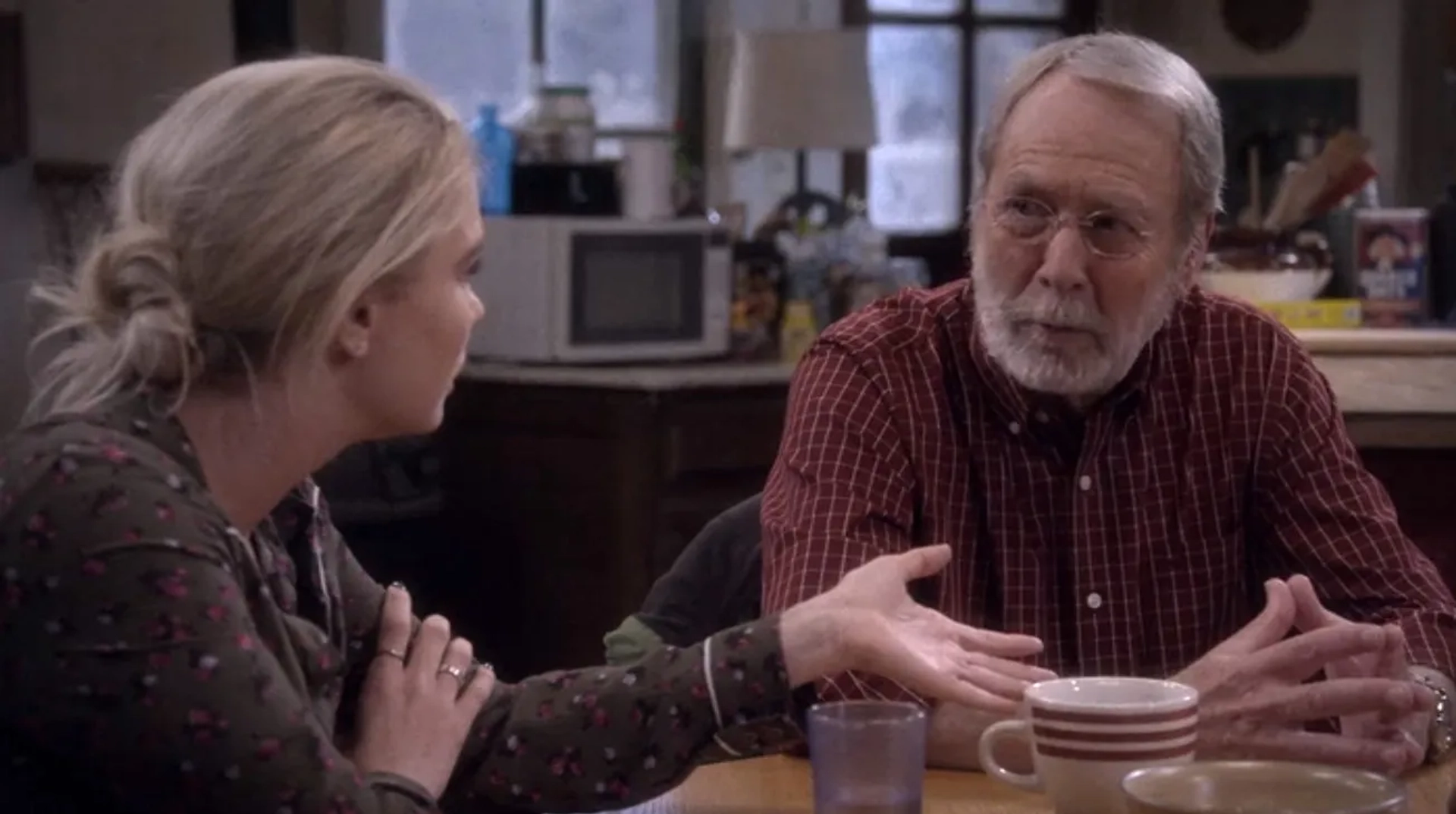 Martin Mull and Kelli Goss in The Ranch (2016)