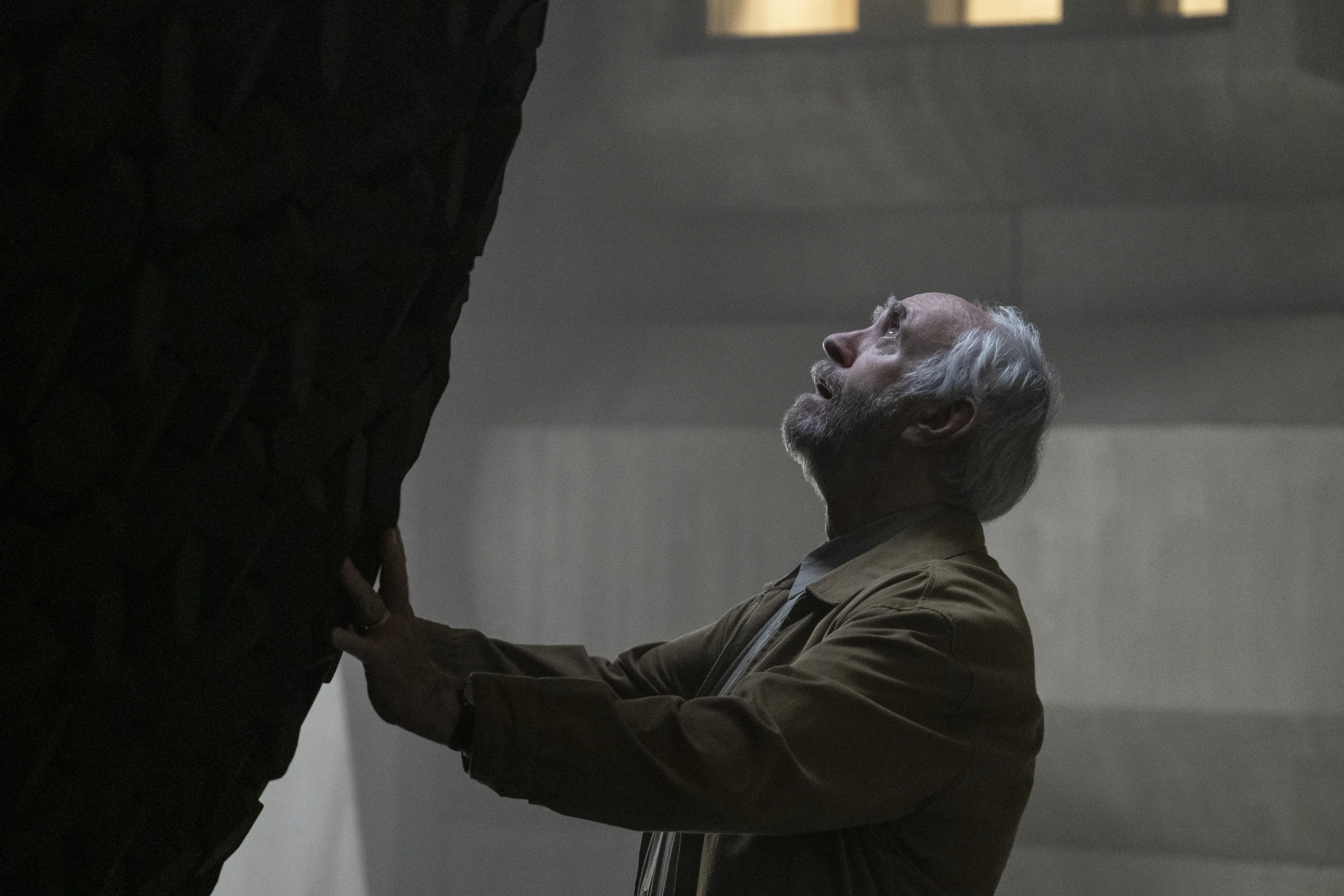 Jonathan Pryce in Tales from the Loop (2020)