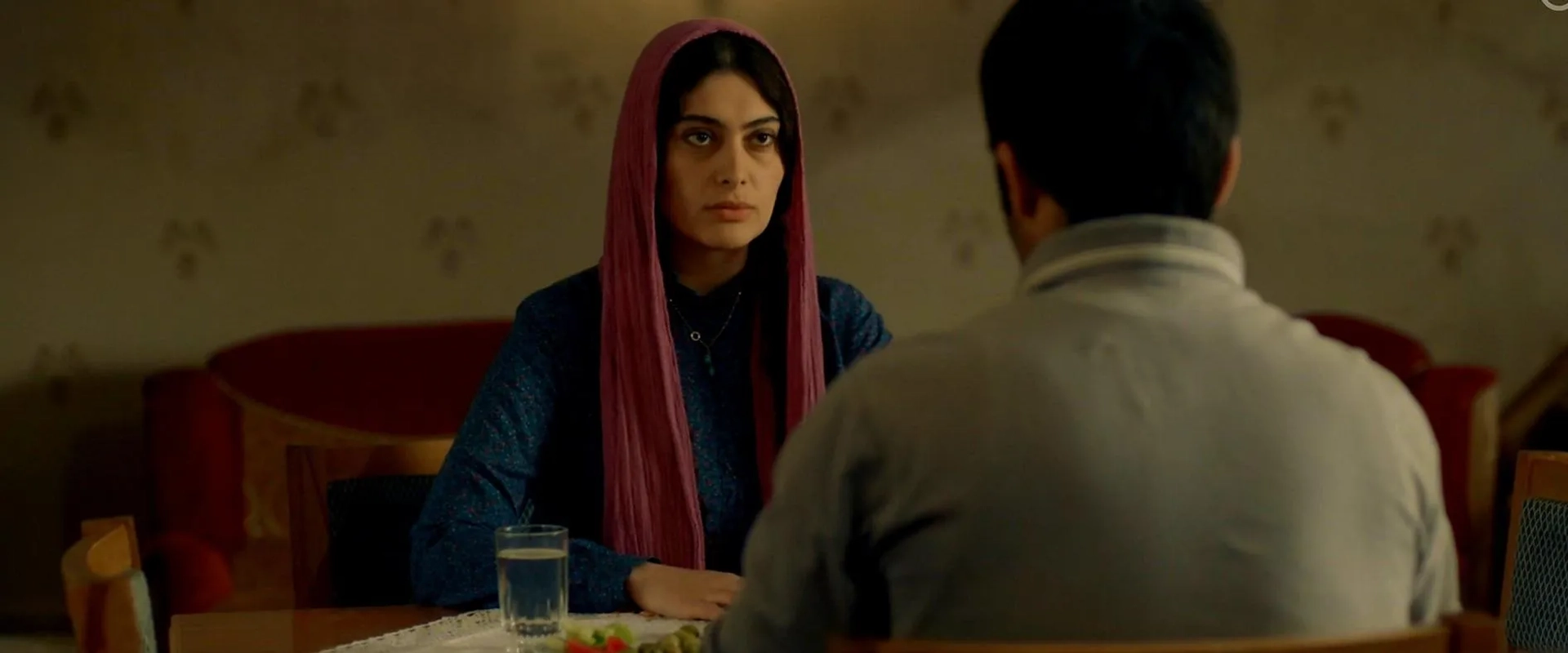 Soudabeh Beizaee and Reza Akhlaghirad in A Man of Integrity (2017)