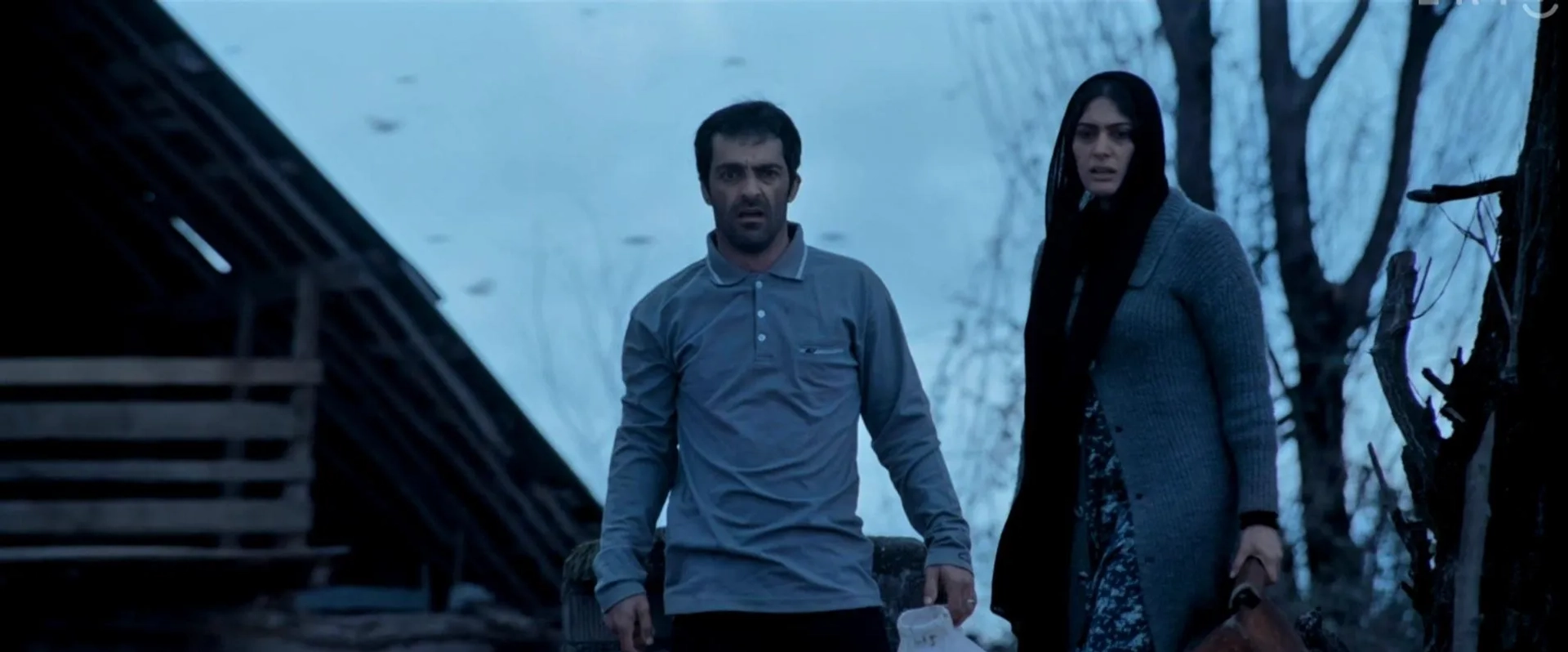 Soudabeh Beizaee and Reza Akhlaghirad in A Man of Integrity (2017)