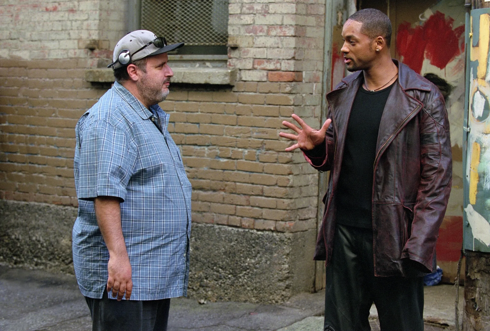 Will Smith and Alex Proyas in I, Robot (2004)