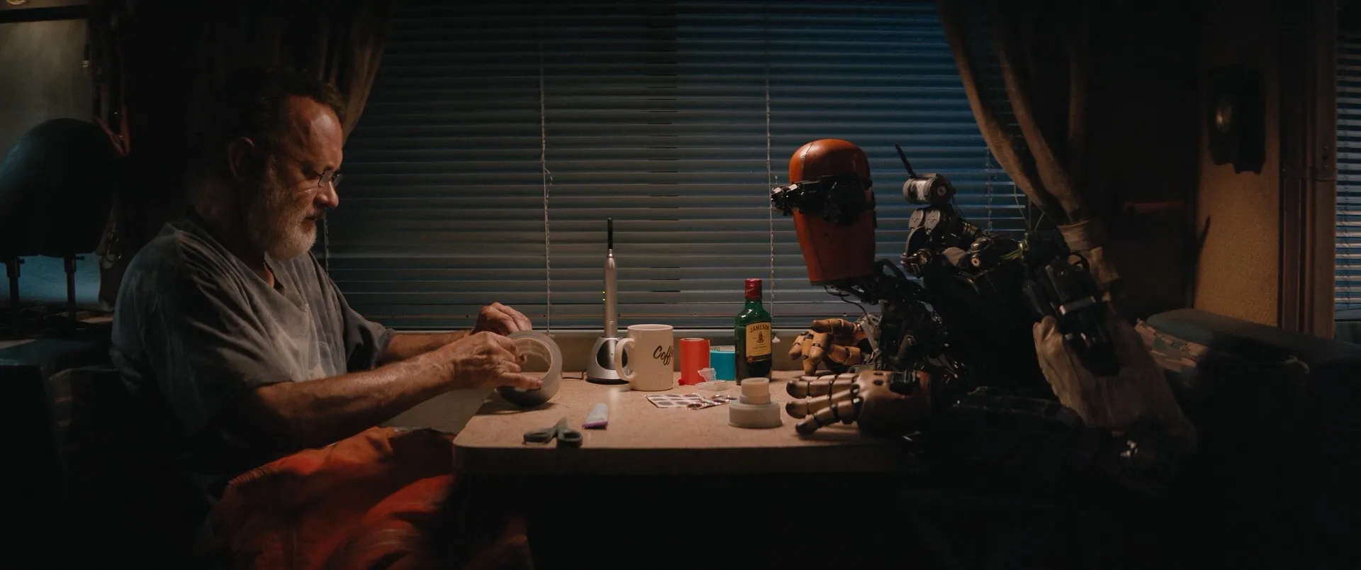 Tom Hanks and Caleb Landry Jones in Finch (2021)