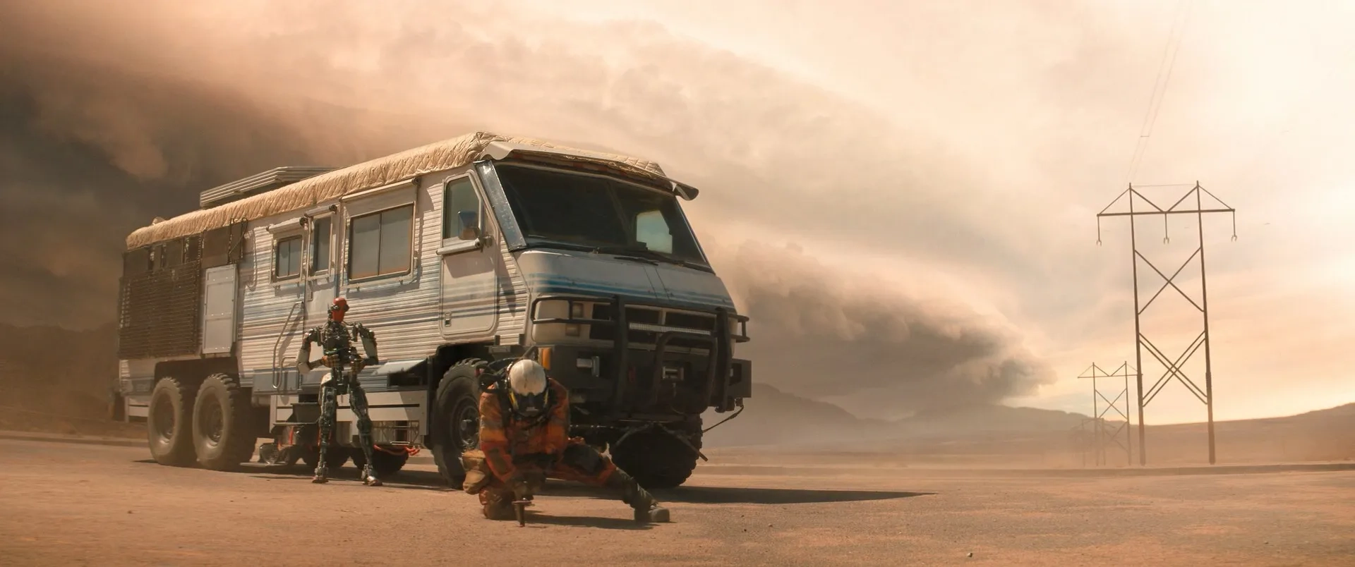 Tom Hanks and Caleb Landry Jones in Finch (2021)