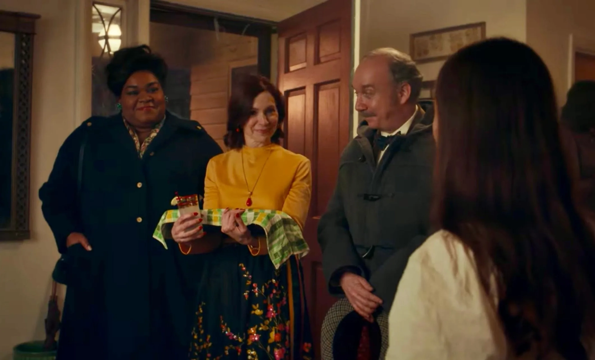 Paul Giamatti, Carrie Preston, Da'Vine Joy Randolph, and Darby Lee-Stack in The Holdovers (2023)