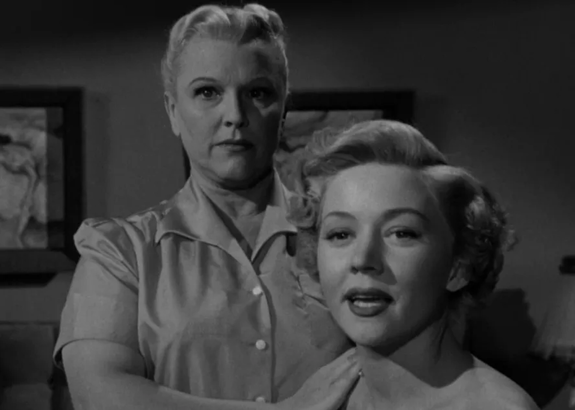 Gloria Grahame and Ruth Gillette in In a Lonely Place (1950)