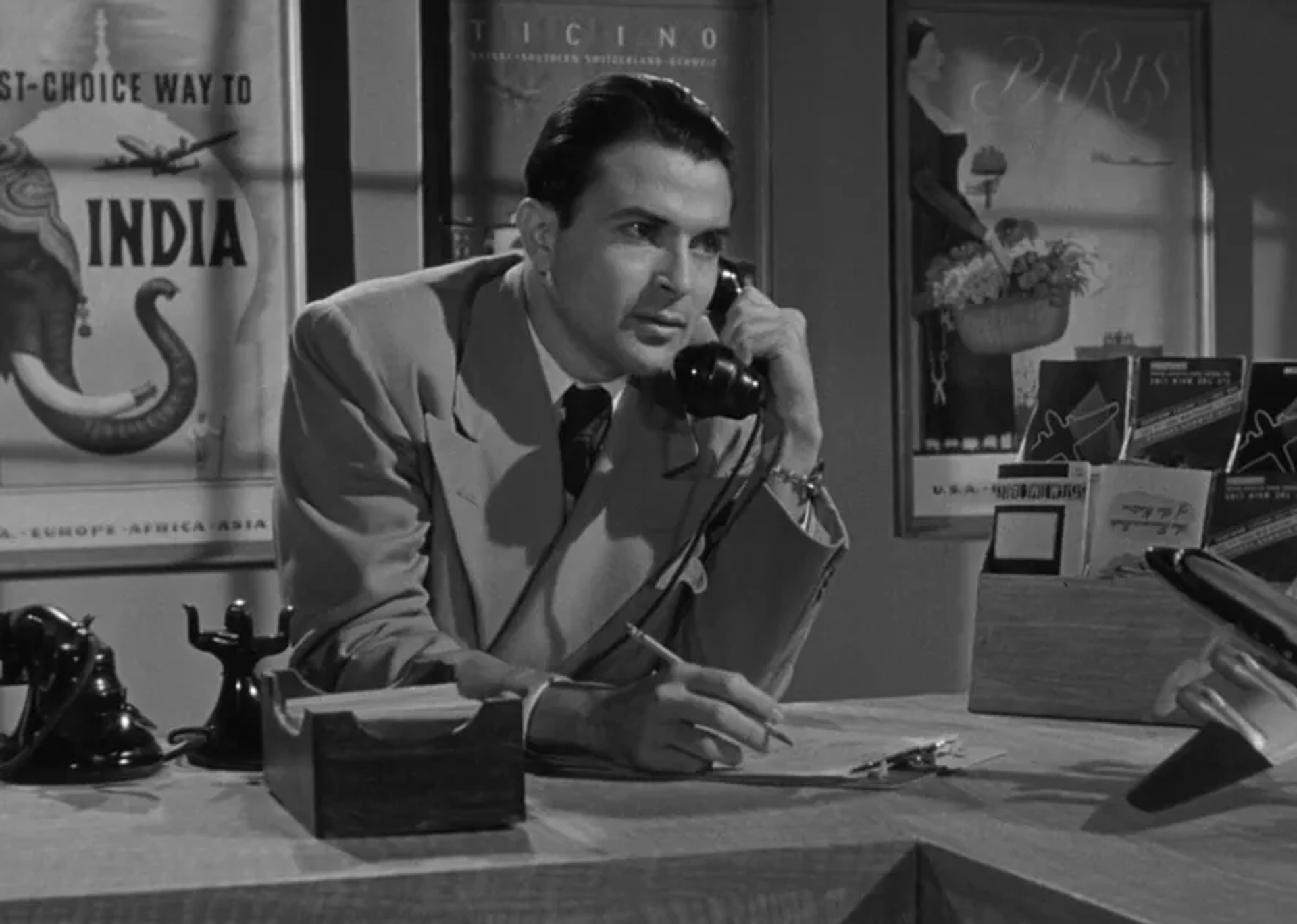 Mark Lowell in In a Lonely Place (1950)