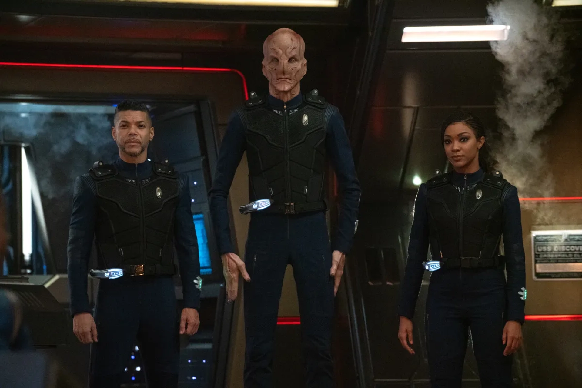 Wilson Cruz, Doug Jones, and Sonequa Martin-Green in Star Trek: Discovery (2017)