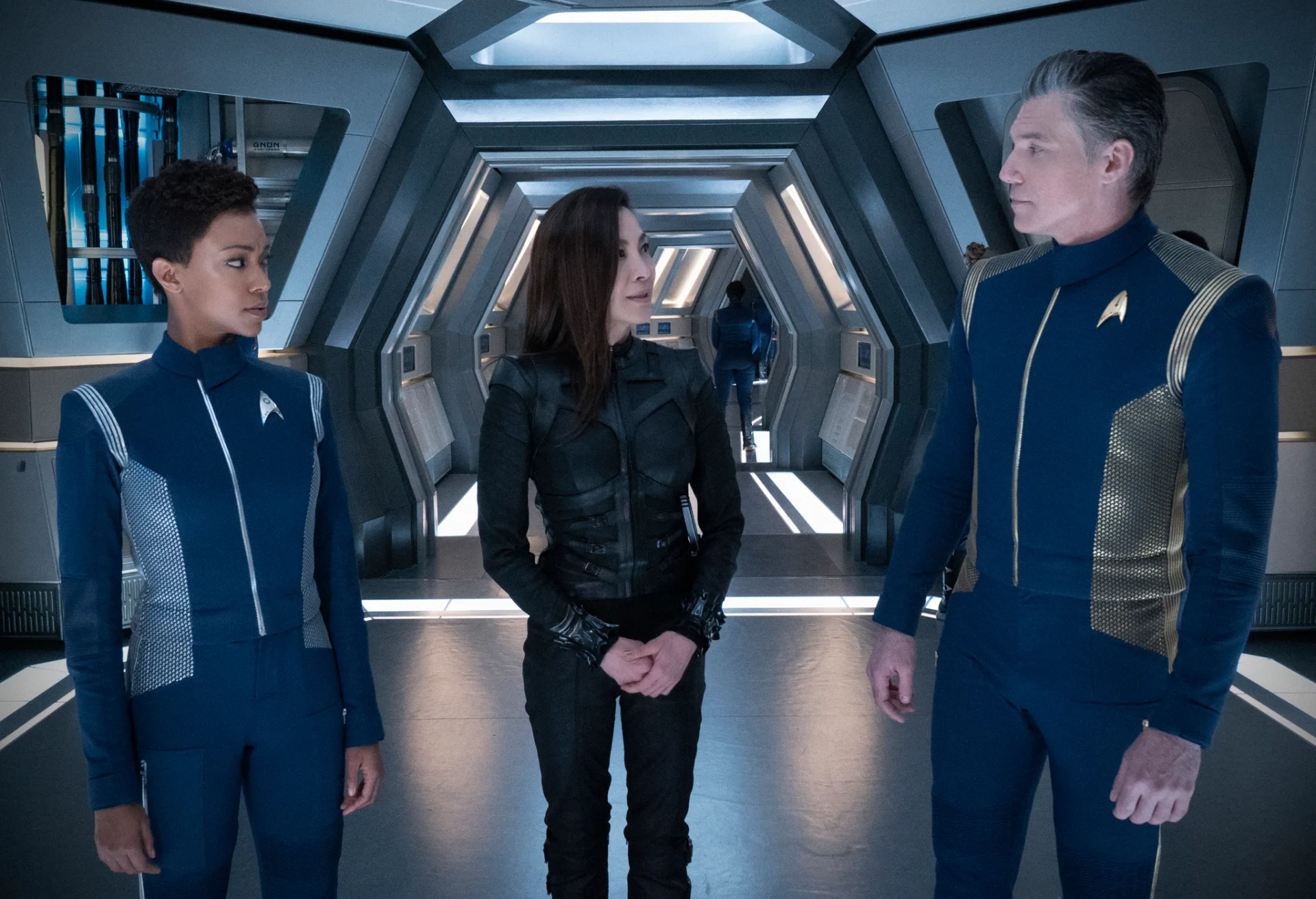 Michelle Yeoh, Anson Mount, and Sonequa Martin-Green in Star Trek: Discovery (2017)