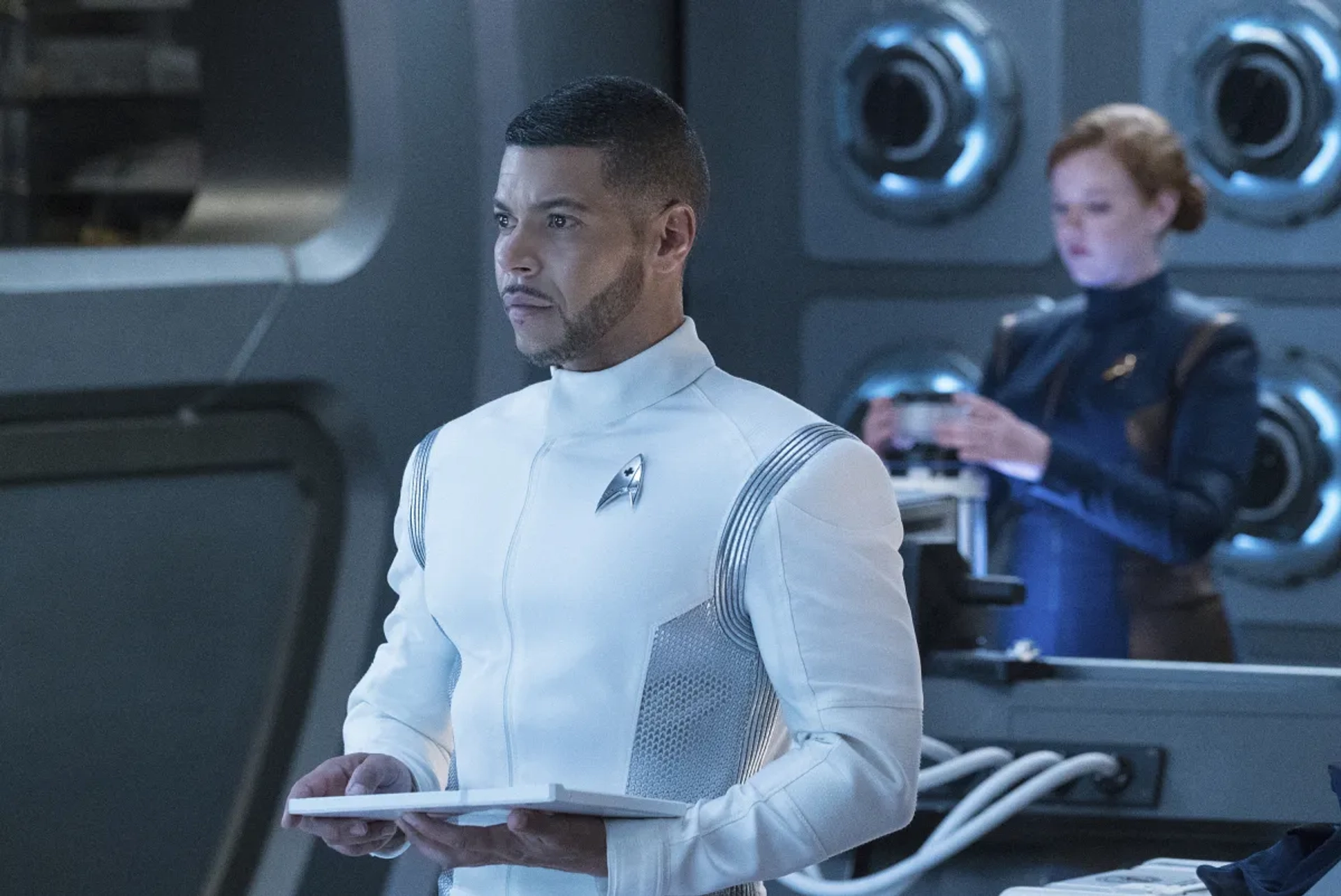 Wilson Cruz and Mary Wiseman in Star Trek: Discovery (2017)