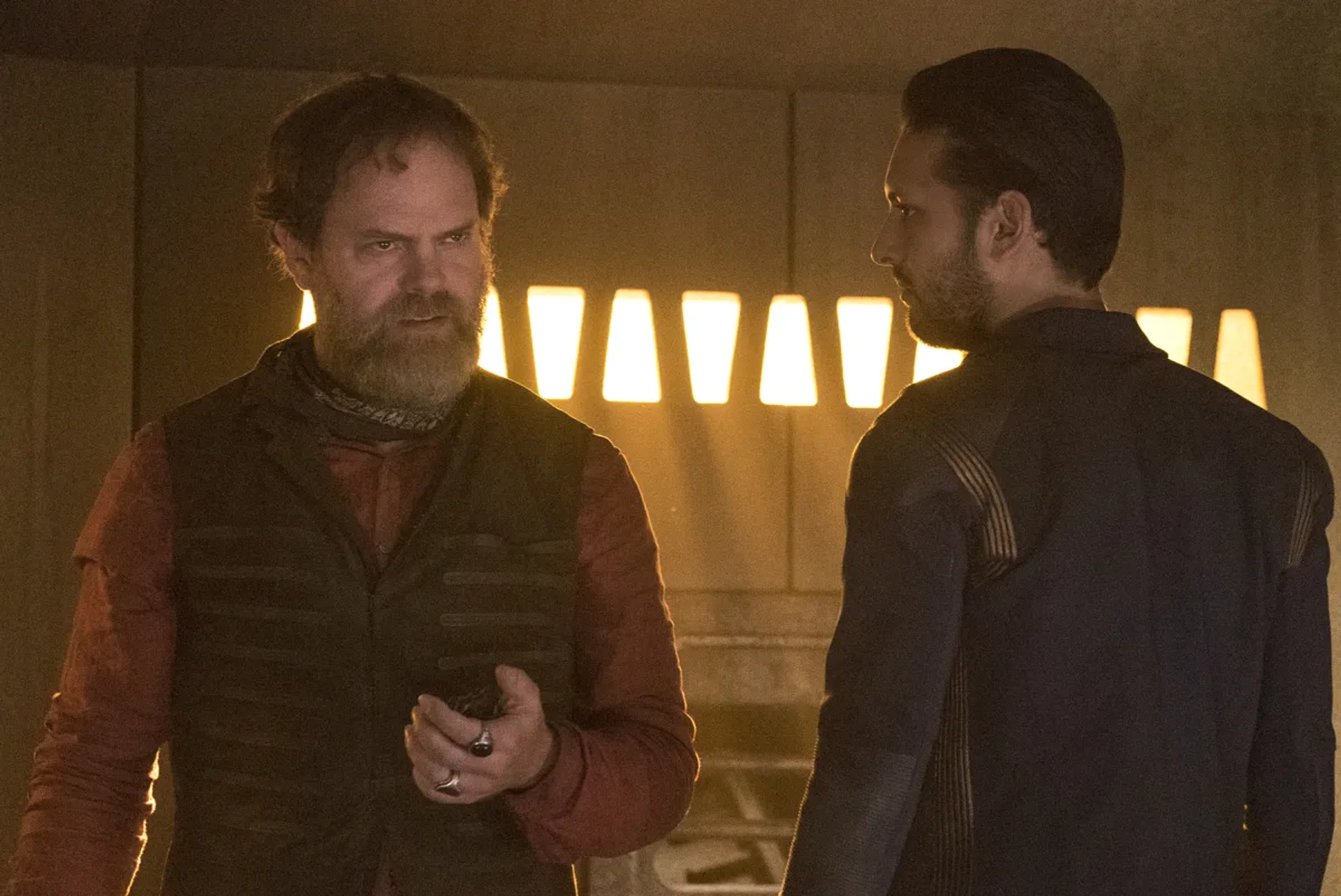 Rainn Wilson and Shazad Latif in Star Trek: Discovery (2017)