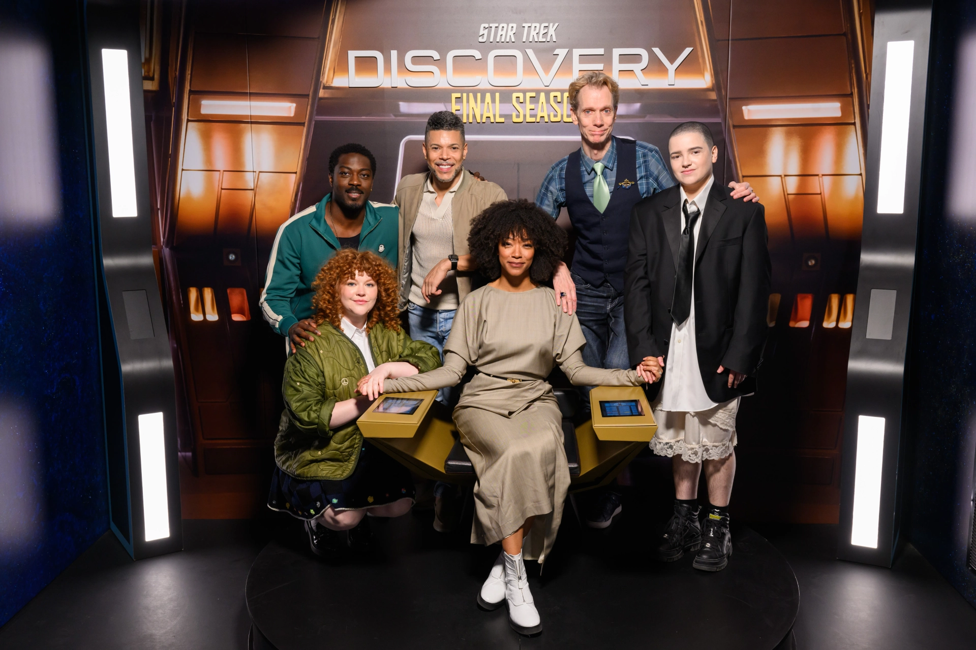 Wilson Cruz, Doug Jones, Blu del Barrio, Sonequa Martin-Green, David Ajala, and Mary Wiseman at an event for Star Trek: Discovery (2017)