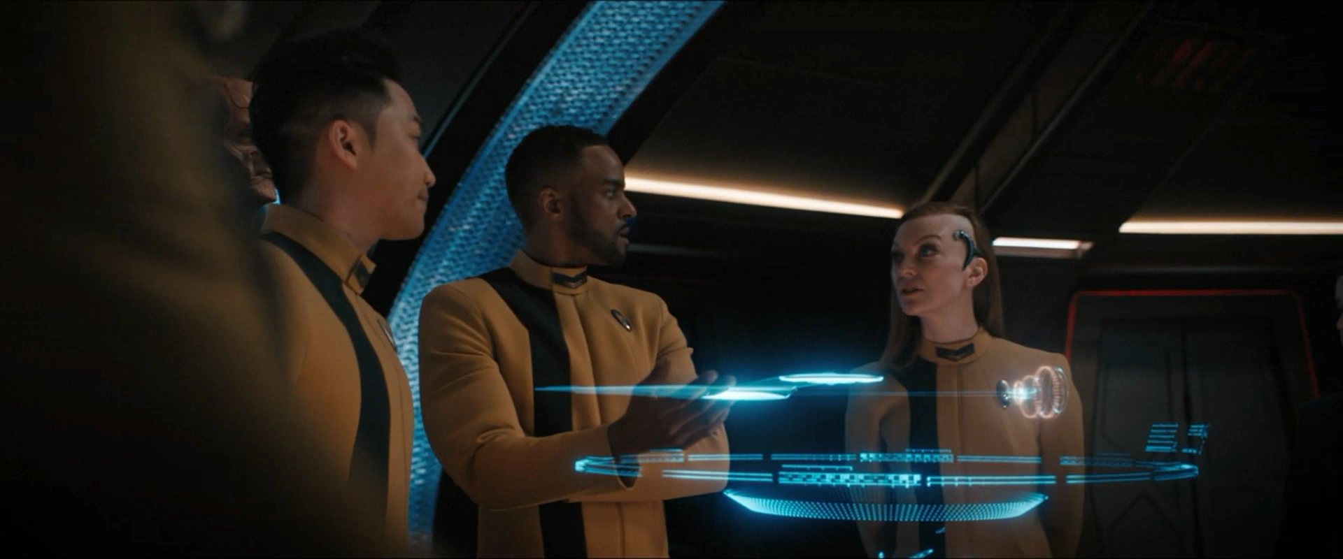 Ronnie Rowe, Emily Coutts, and Patrick Kwok-Choon in Star Trek: Discovery: Stormy Weather (2021)