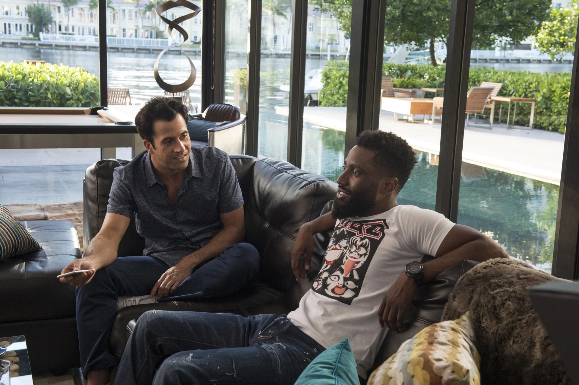 Troy Garity and John David Washington in Ballers (2015)