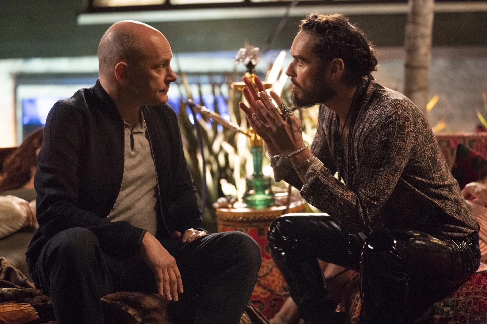 Rob Corddry and Russell Brand in Ballers (2015)