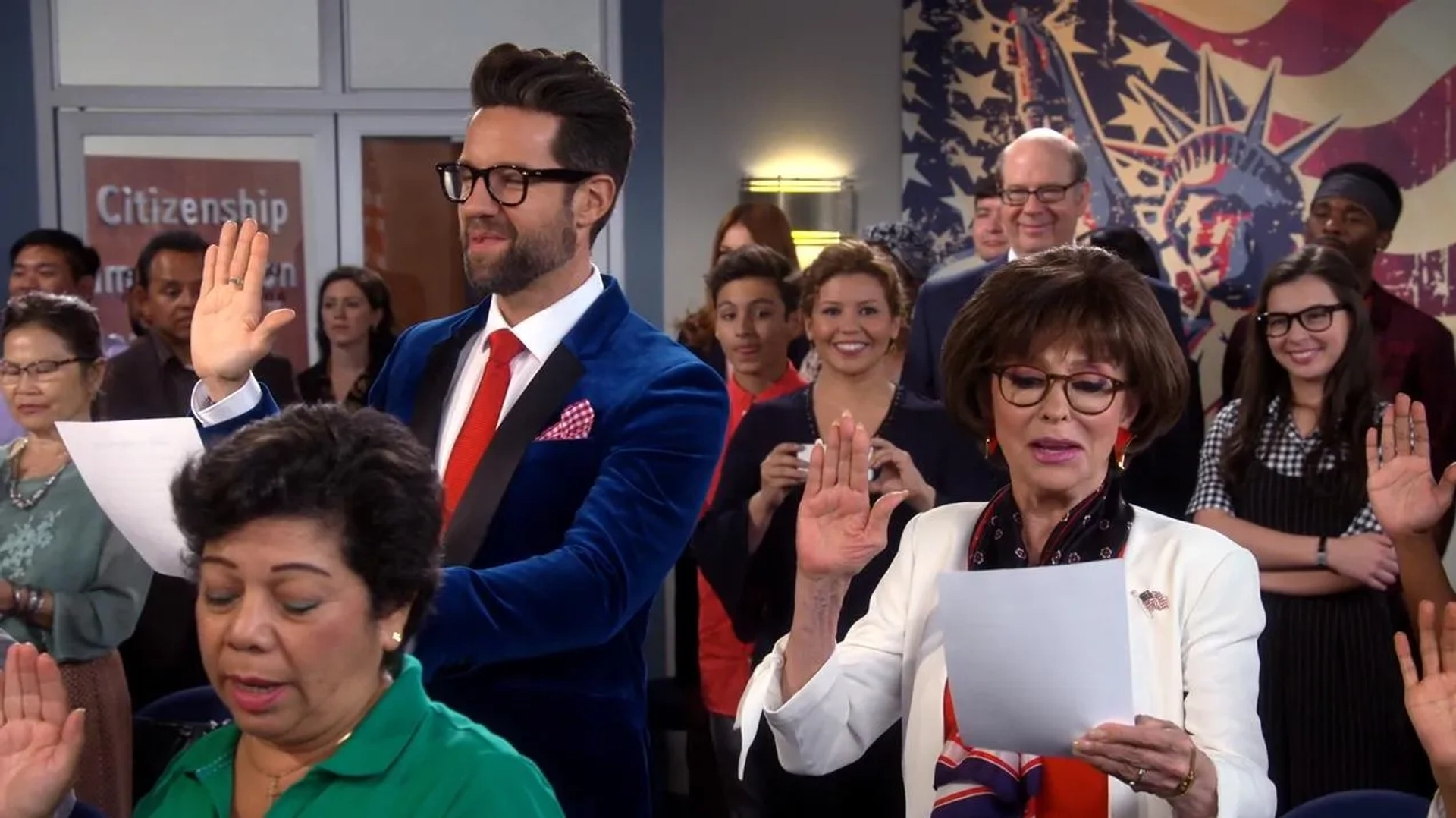 Rita Moreno, Justina Machado, Stephen Tobolowsky, Todd Grinnell, Isabella Gomez, and Marcel Ruiz in One Day at a Time (2017)