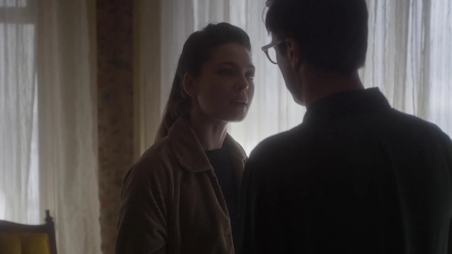 Alexa Davalos and Rupert Evans in The Man in the High Castle (2015)