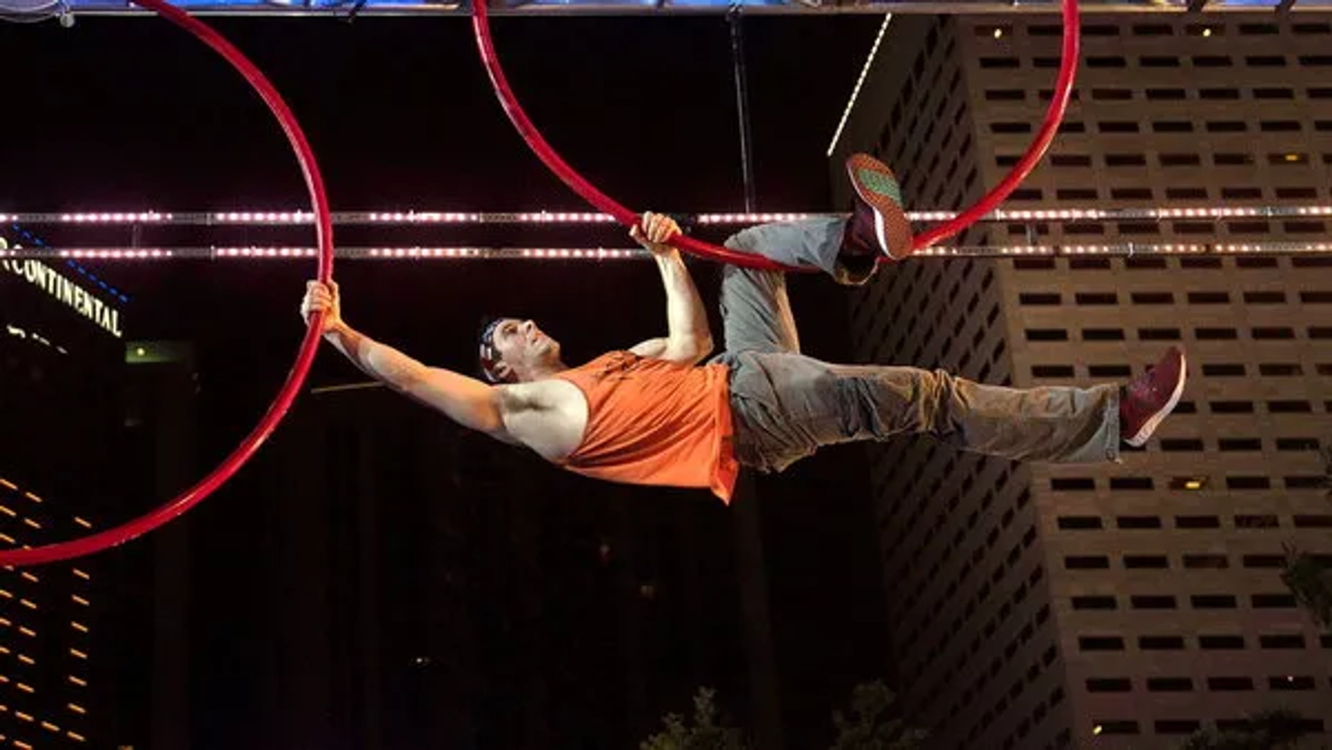 Drew Drechsel in American Ninja Warrior (2009)