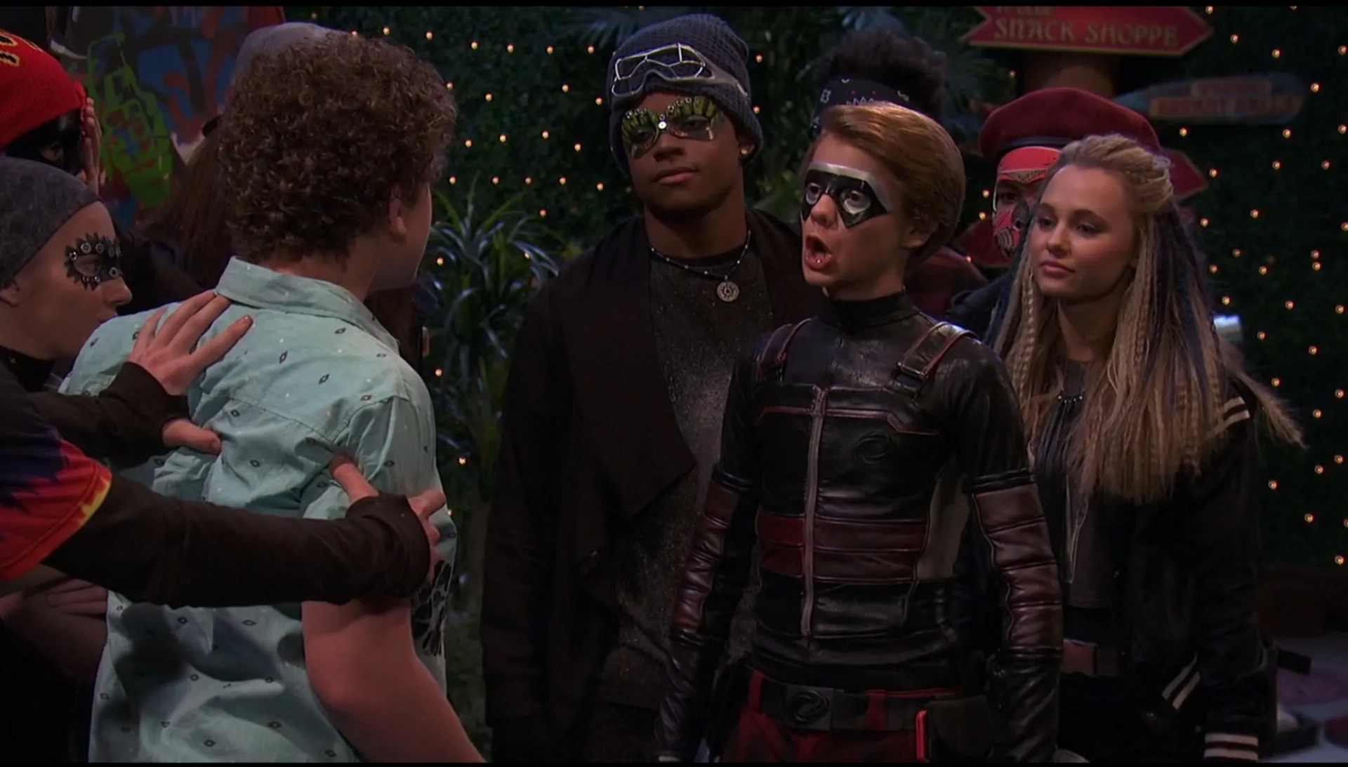 Elise Luthman, Zachary Mitchell, Sean Ryan Fox, Madison Iseman, and Jace Norman in Henry Danger (2014)