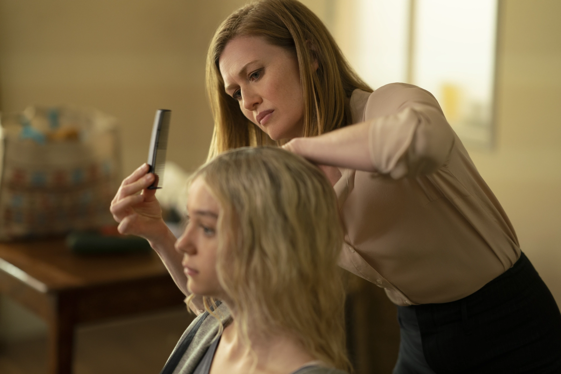 Mireille Enos and Esme Creed-Miles in Hanna (2019)