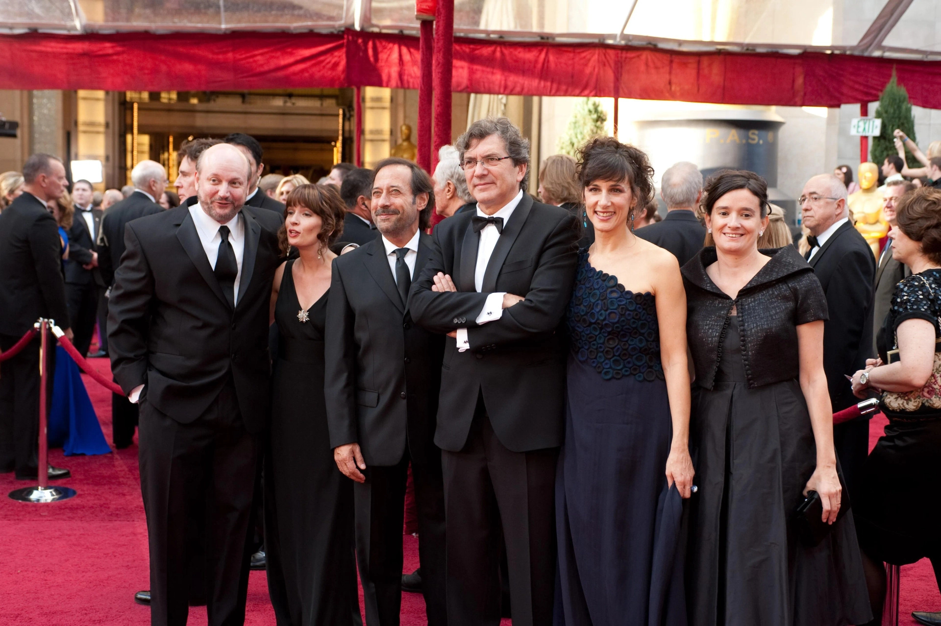 Juan José Campanella, Mariela Besuievsky, Guillermo Francella, Gerardo Herrero, and Vanessa Ragone at an event for The Secret in Their Eyes (2009)