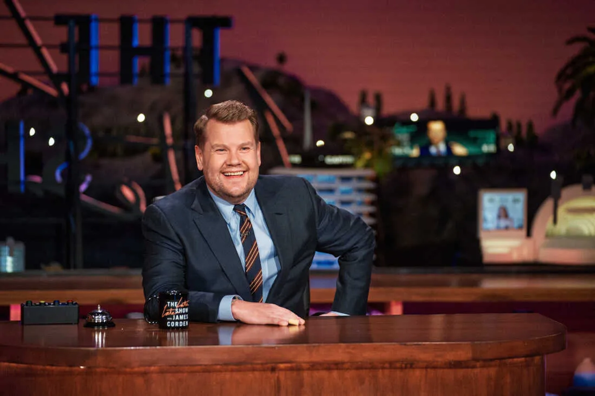 سریال نمایش دیرهنگام با جیمز کوردن (The Late Late Show with James Corden 2015)